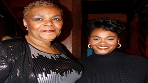 Star Gazing: Jill Scott Shows-Off Mom at Charity Event - Essence