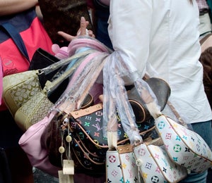 Designer goods counterfeiters return to NYC's Chinatown