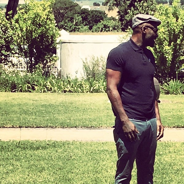 21 Photos That Prove Idris Elba Looks Sexy Doing Absolutely Anything ...