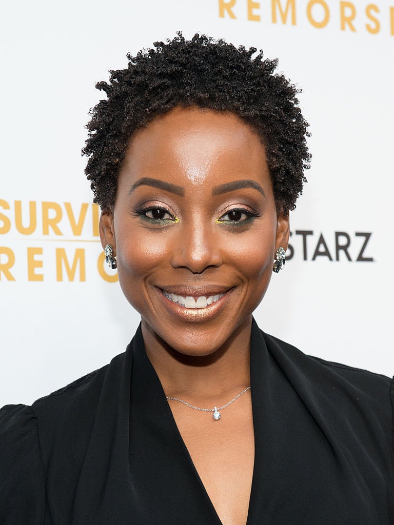 Black Beauty of the Day: Erica Ash Rocks Perfect Summer Shadow - Essence