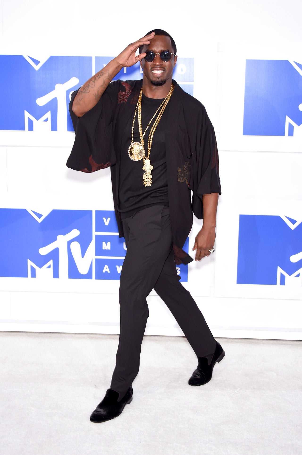 Diddy Rocks Kimono on VMAs Red Carpet