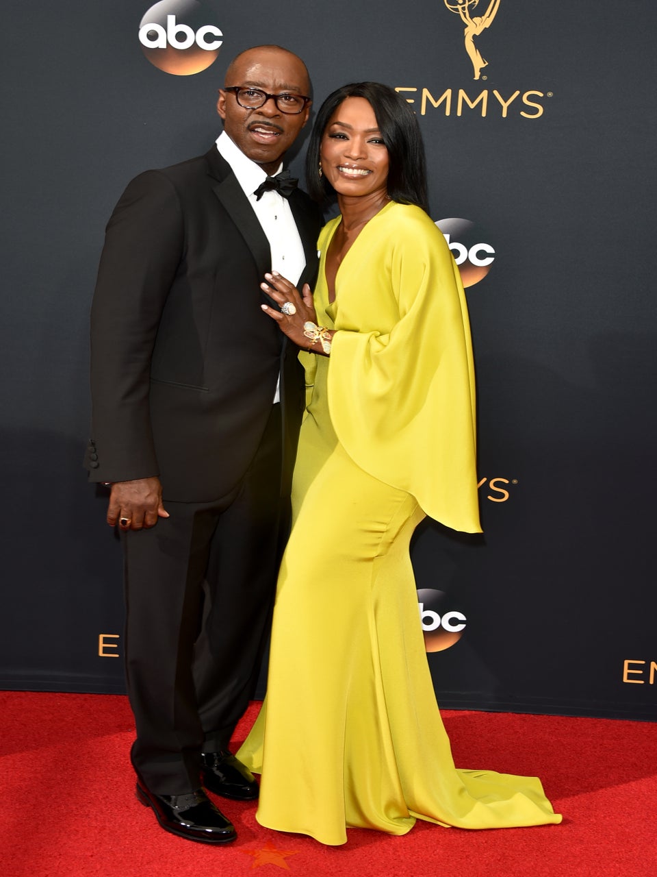 Courtney B. Vance Just Gave Wife Angela Bassett the Best Shout Out Ever ...