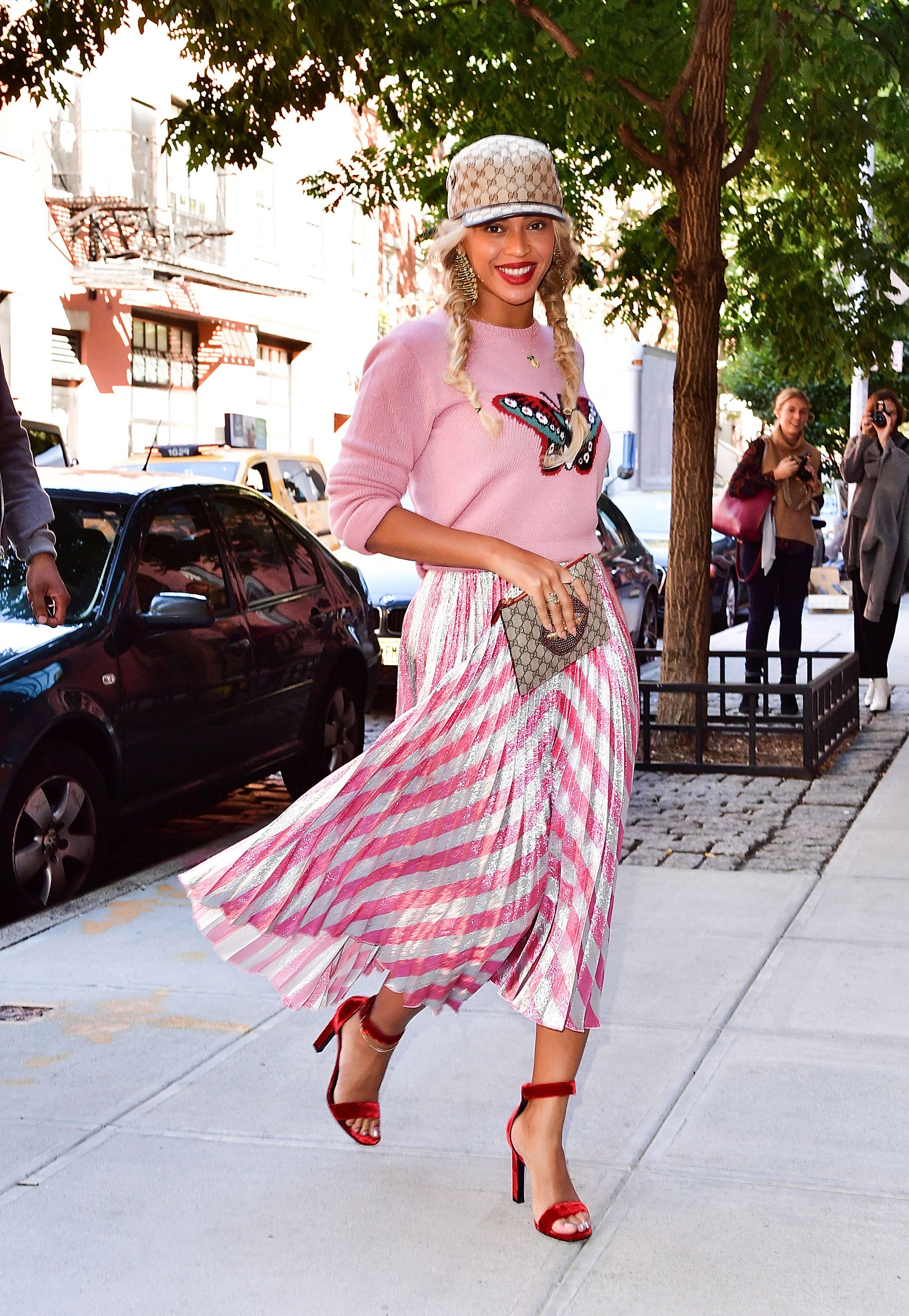 Beyonce Is Pretty In Pink While Rocking Head To Toe Gucci