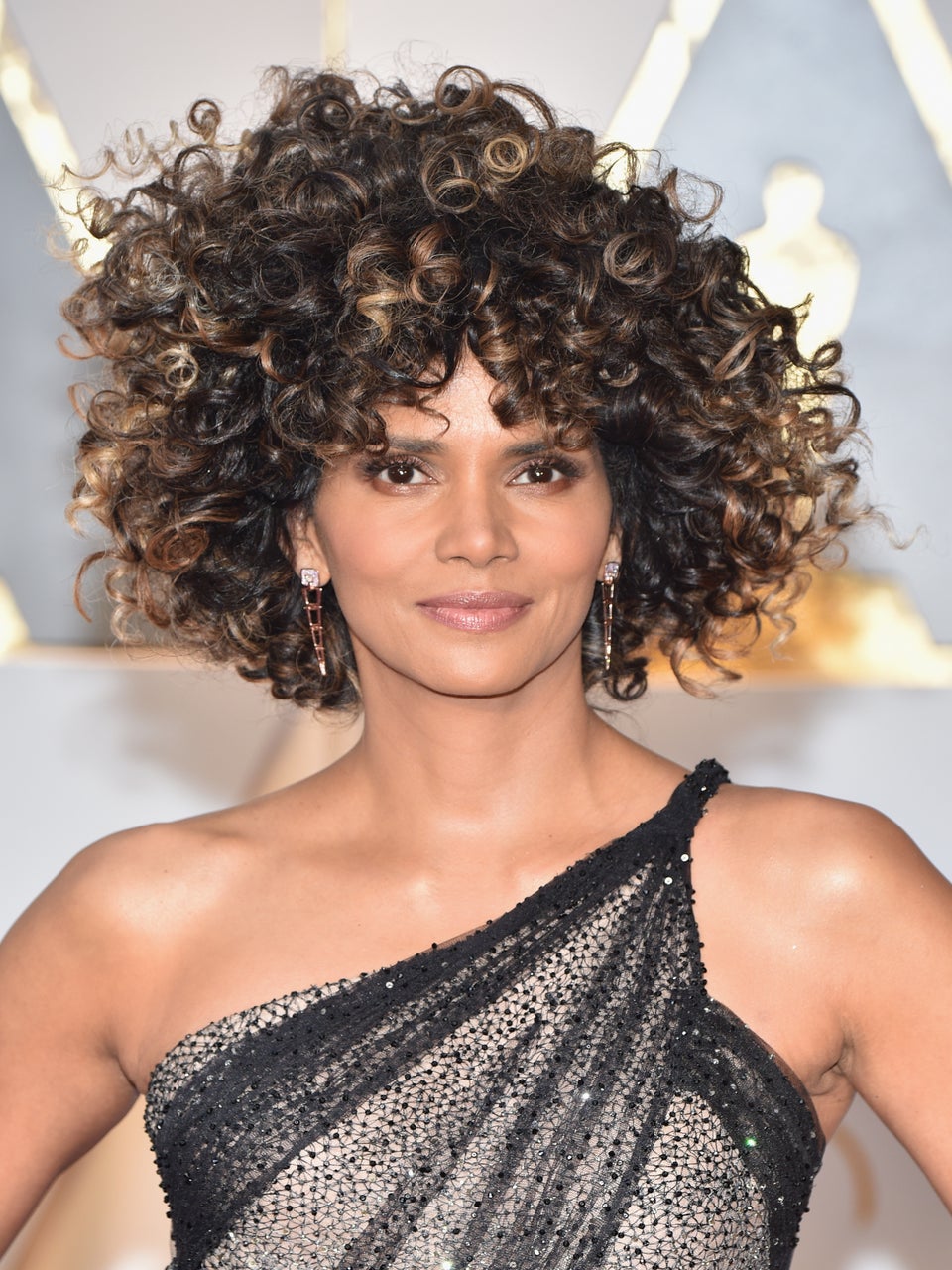 Halle Berry Defends Her Oscar Curls: 'I Celebrate My Natural Hair ...