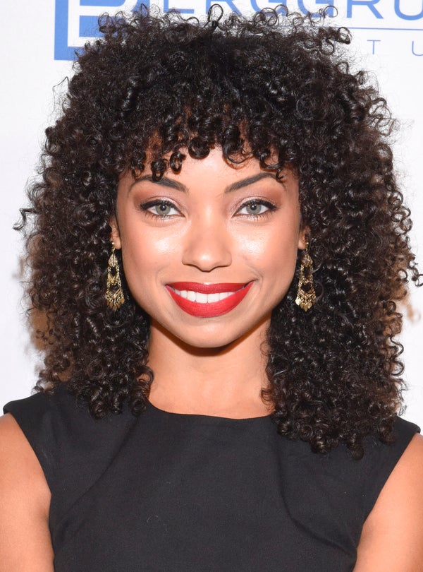 Logan Browning Curly Hair Moments - Essence