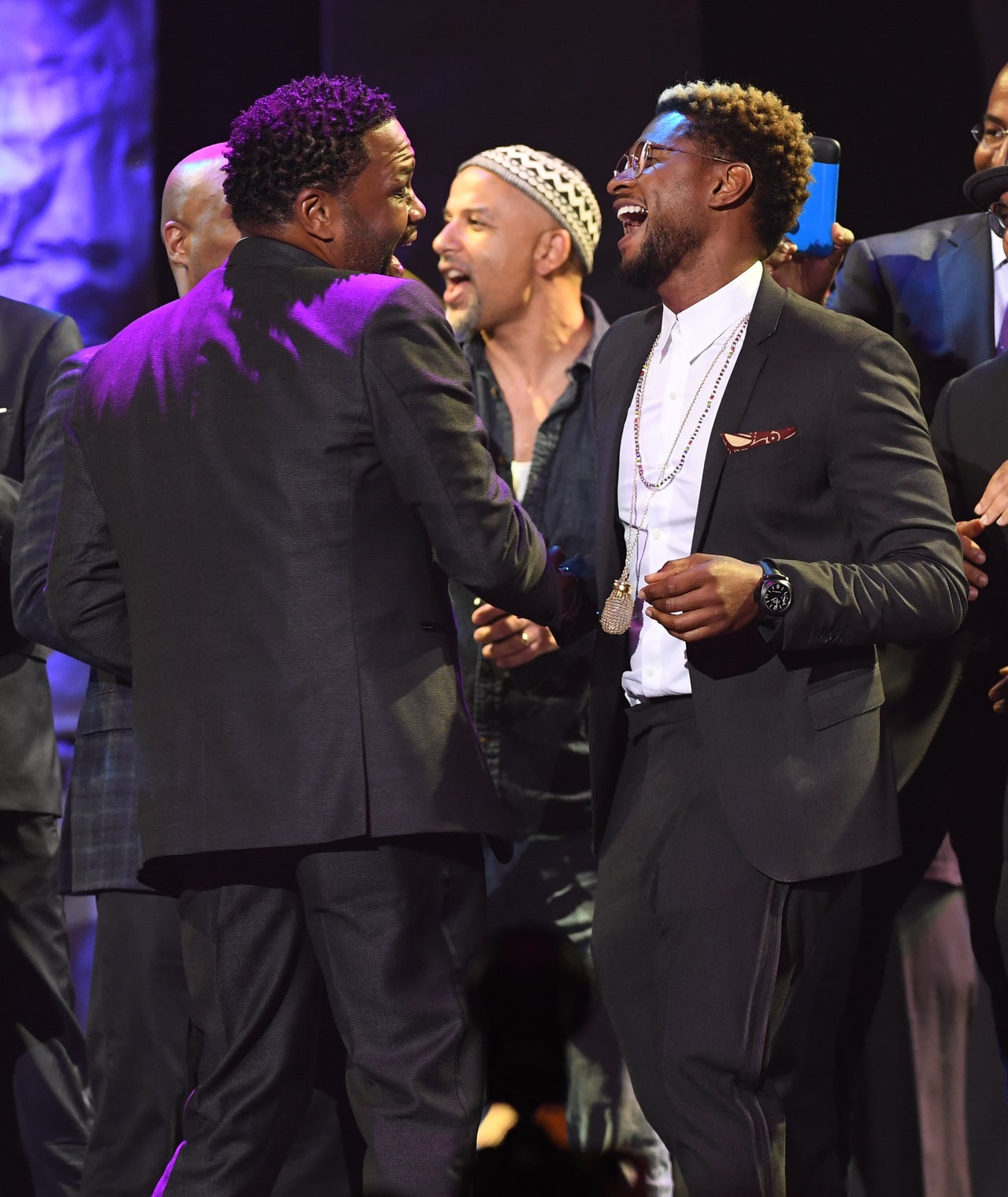 Usher And Anthony Anderson Have A Rap Battle On 'Drop The Mic' | [site ...