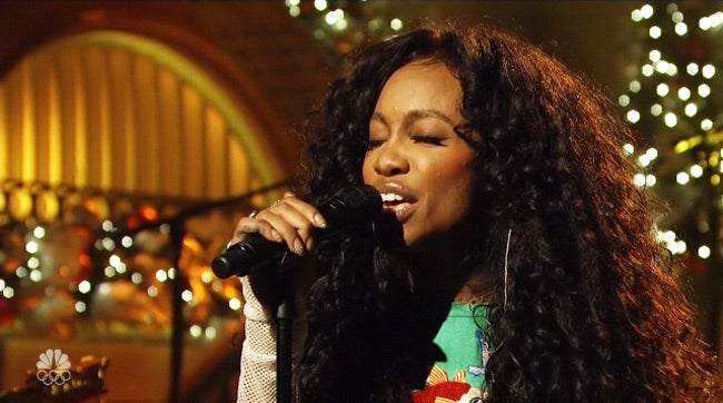 SZA Gives Powerful Performances Of 'The Weekend,' 'Love Galore' On SNL ...