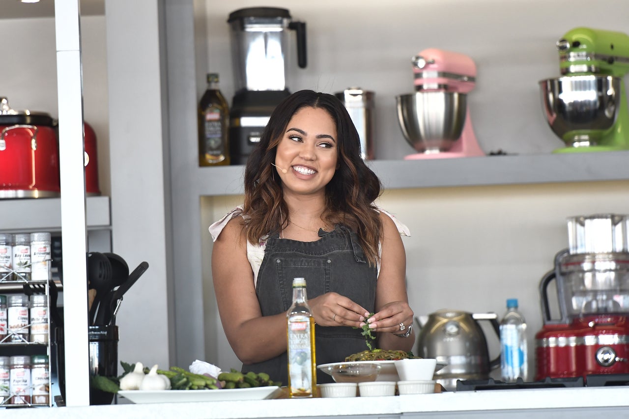 Ayesha Curry Says Harassing Fan Bumped Me In My 8 Month Pregnant Belly Essence 2220