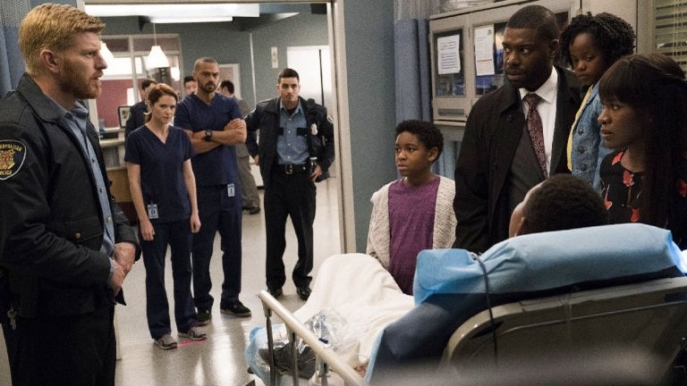 Grey S Anatomy Tackles The Talk In Wrongful Police Shooting Episode