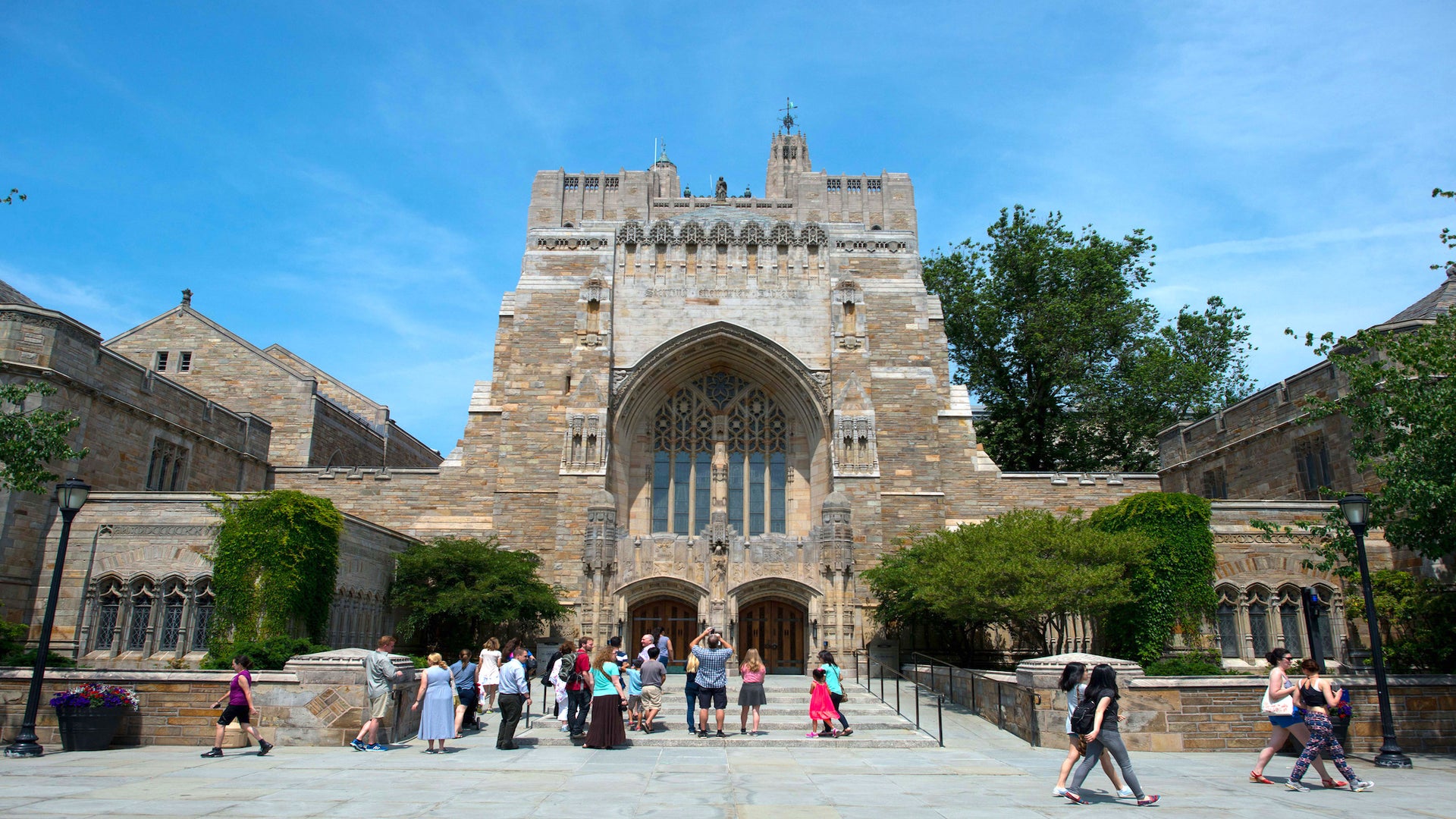 White Yale Student Called Cops On Black Student Sleeping