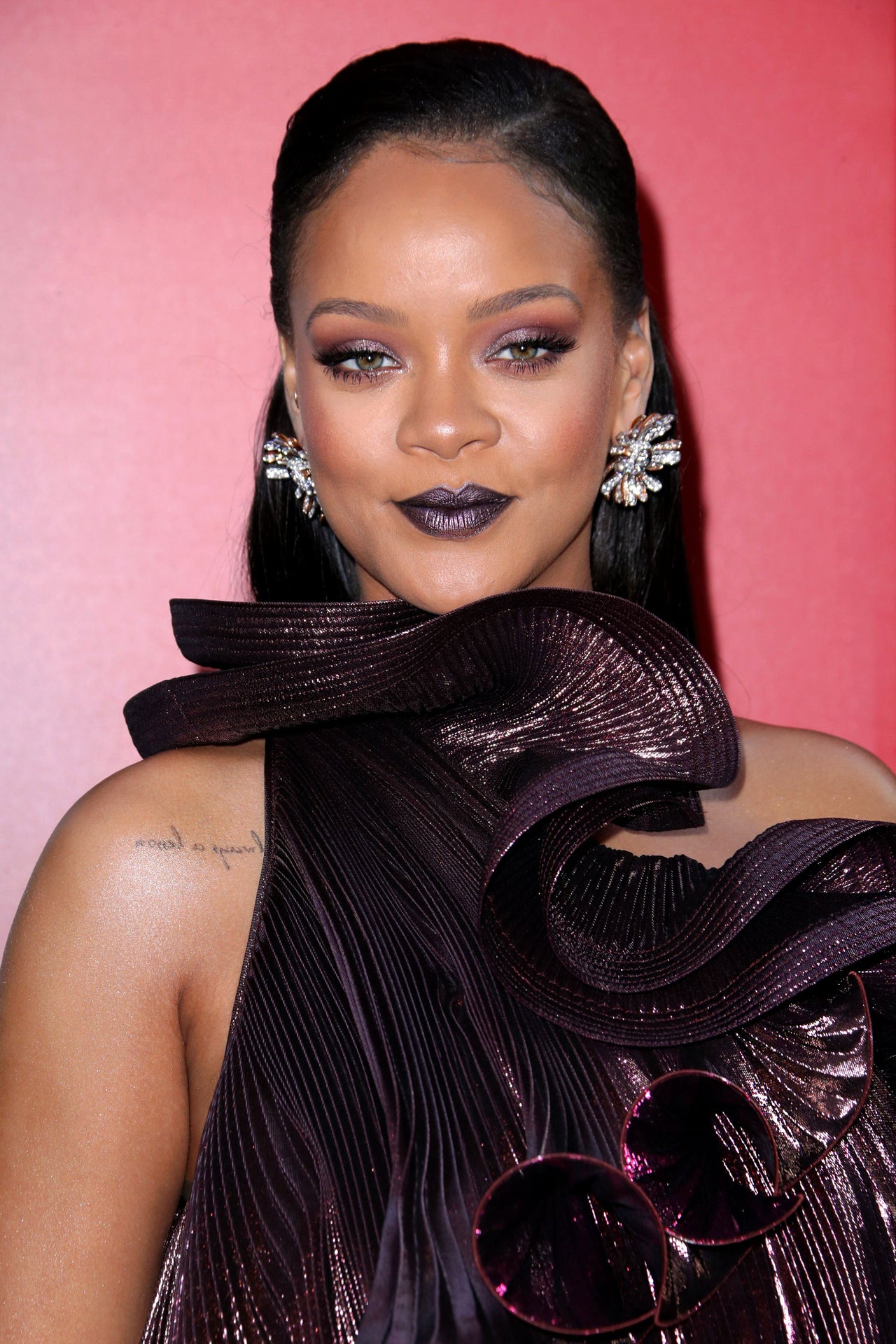 Rihanna Reportedly Turns Down Super Bowl Halftime Show In Support Of ...