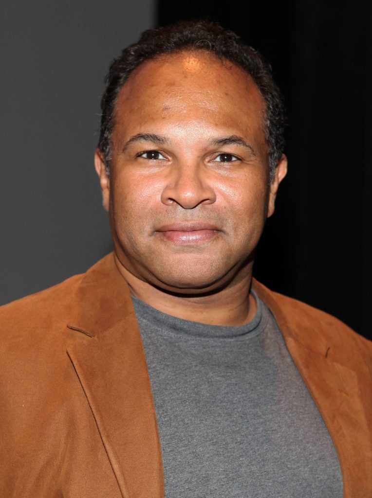 social media defends cosby show actor geoffrey owens after being photographed bagging groceries essence social media defends cosby show actor