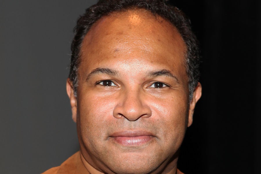 social media defends cosby show actor geoffrey owens after being photographed bagging groceries essence social media defends cosby show actor