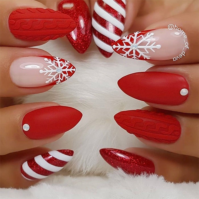Cute Christmas Themed Gel Nails Professional Gel Nails At A Beginner