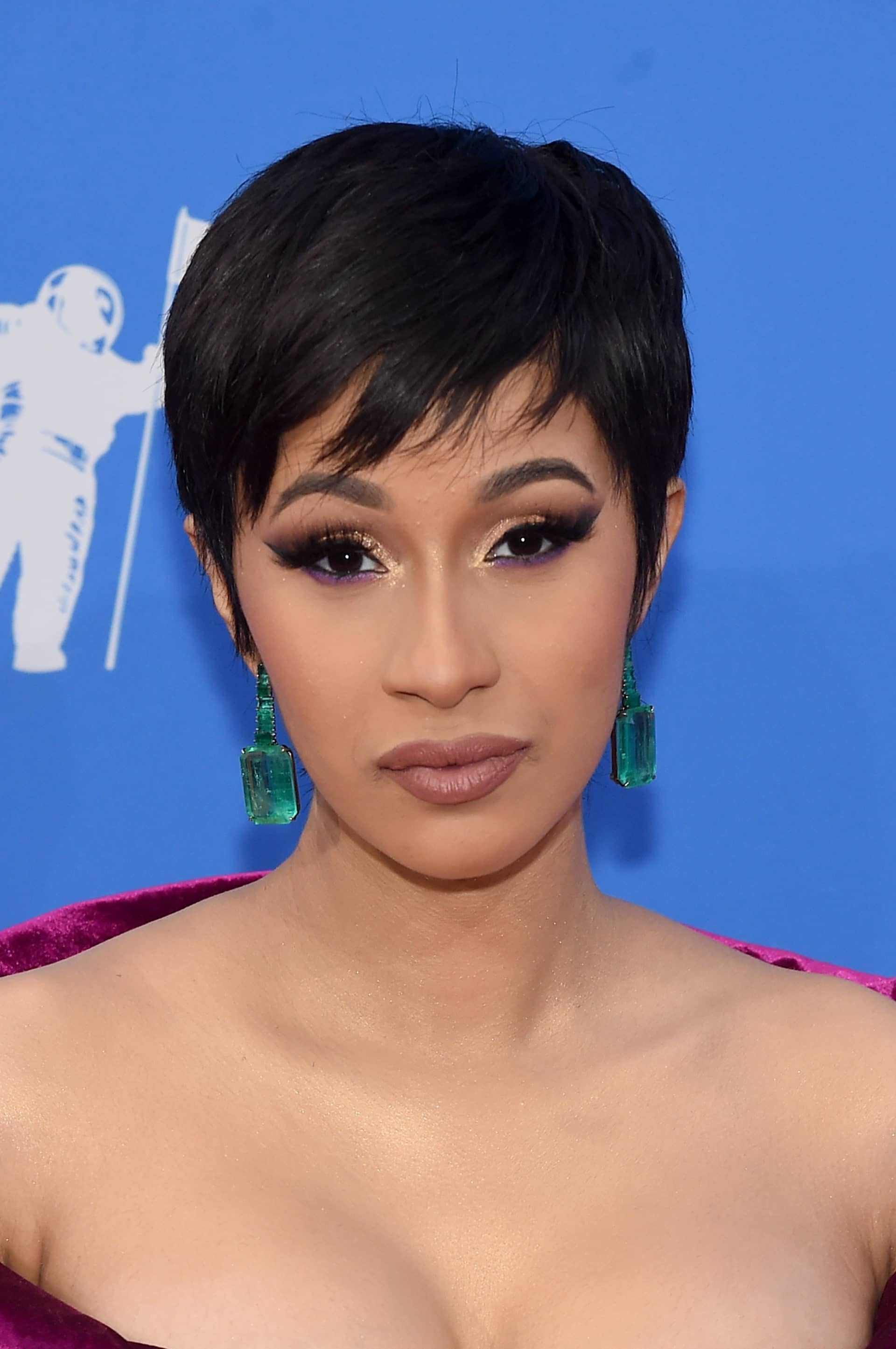 Pin by 4 on stars:  Cardi b hairstyles, Hair styles, Cardi b photos