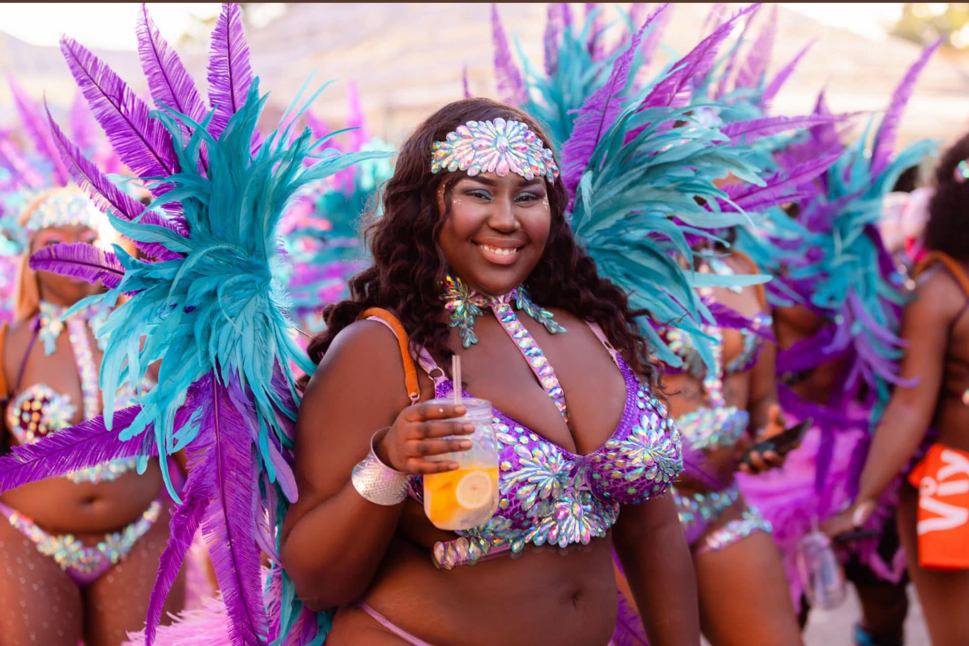 DIY CARNIVAL WIRE BRA !  LABOR DAY / WEST INDIAN PARADE