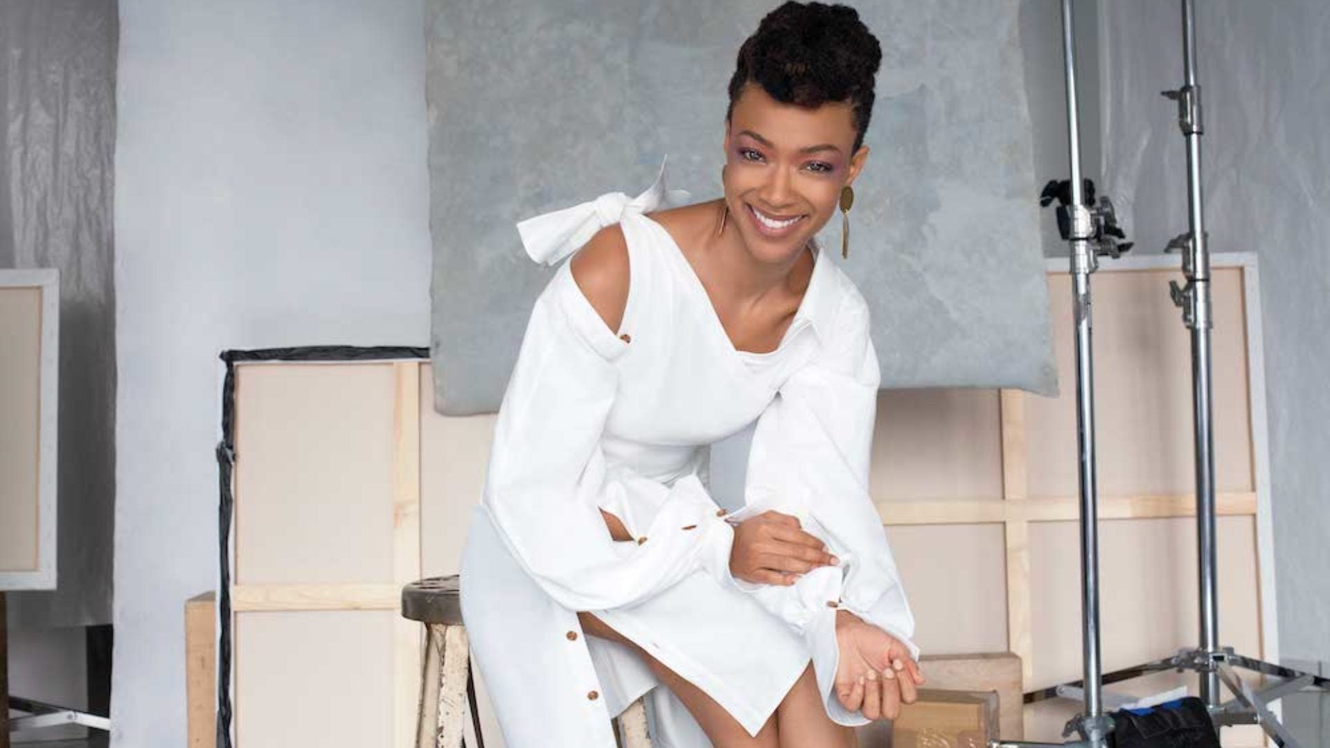 Sonequa Martin-Green Is A Black Woman Who Knows What Its Like To Be First