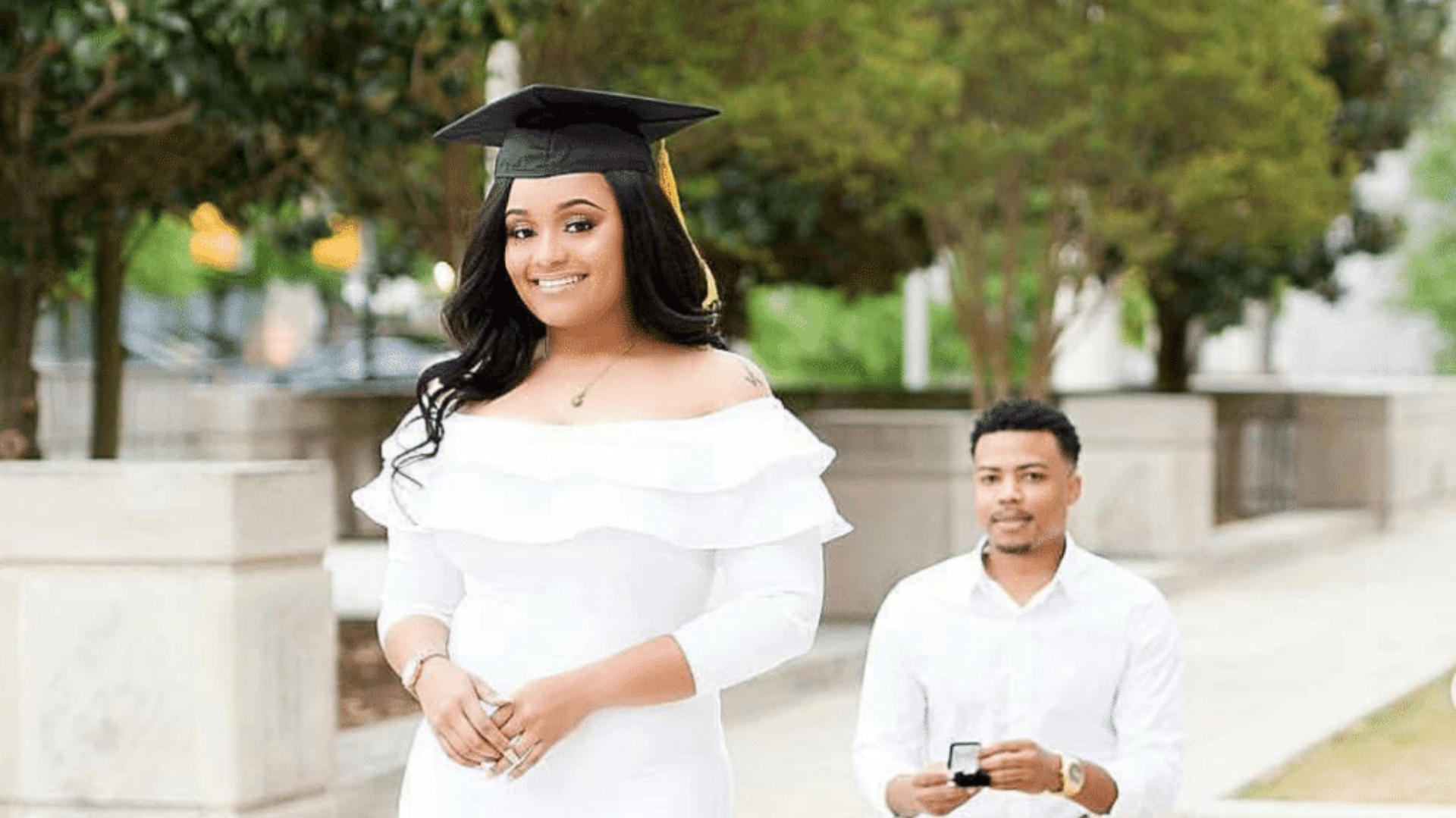 This Man Proposed At His Fiancée's Graduation And Won Over The Internet