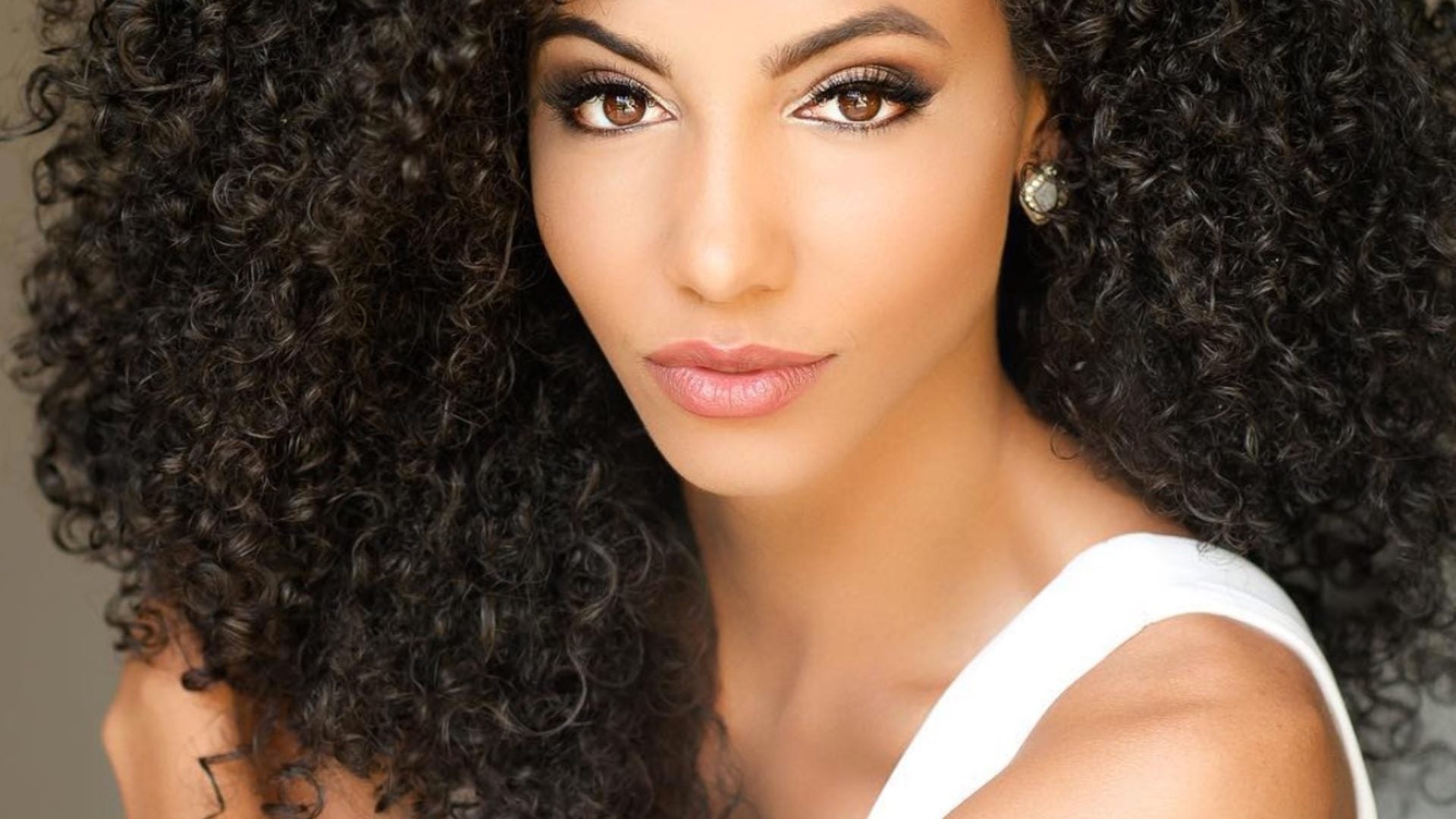 5 Fast Facts About Our New Beauty Queen Miss USA Cheslie Kryst