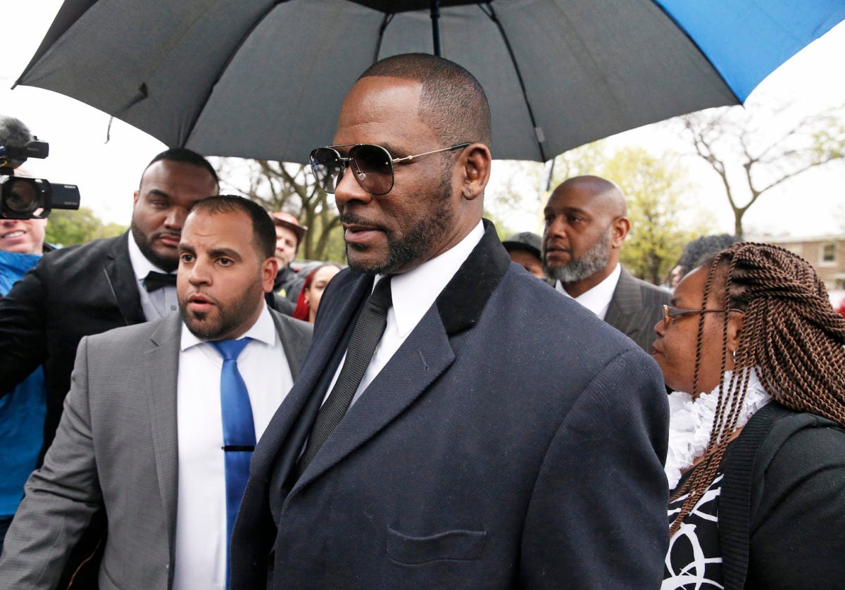 Xxxxxxc Bf Video Indian Girl - R. Kelly Charged With Recruiting And Taking Underage Girls Across State  Lines For Sex In Federal Indictment - Essence