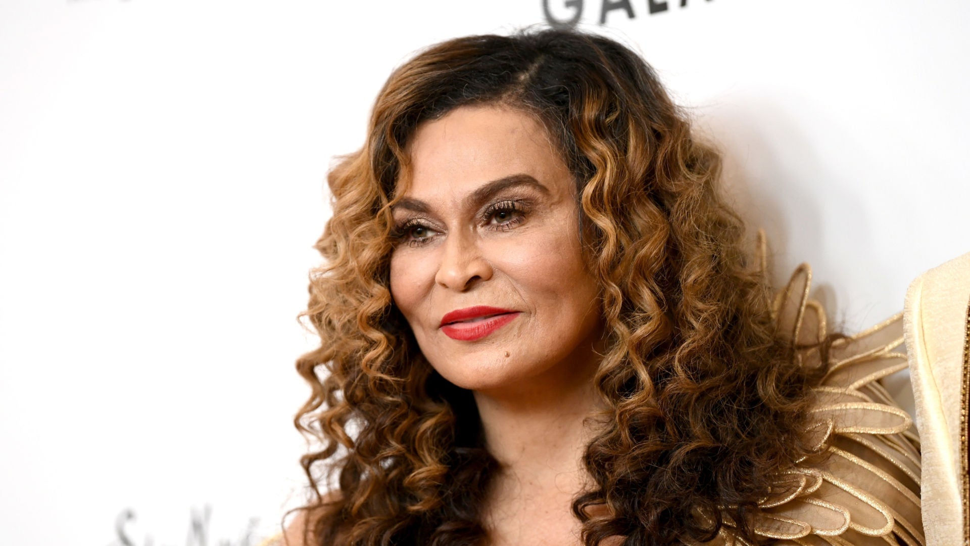 Kerry Washington Taps Tina Knowles Lawson To Bring 'Dad Jokes' To Your Timeline