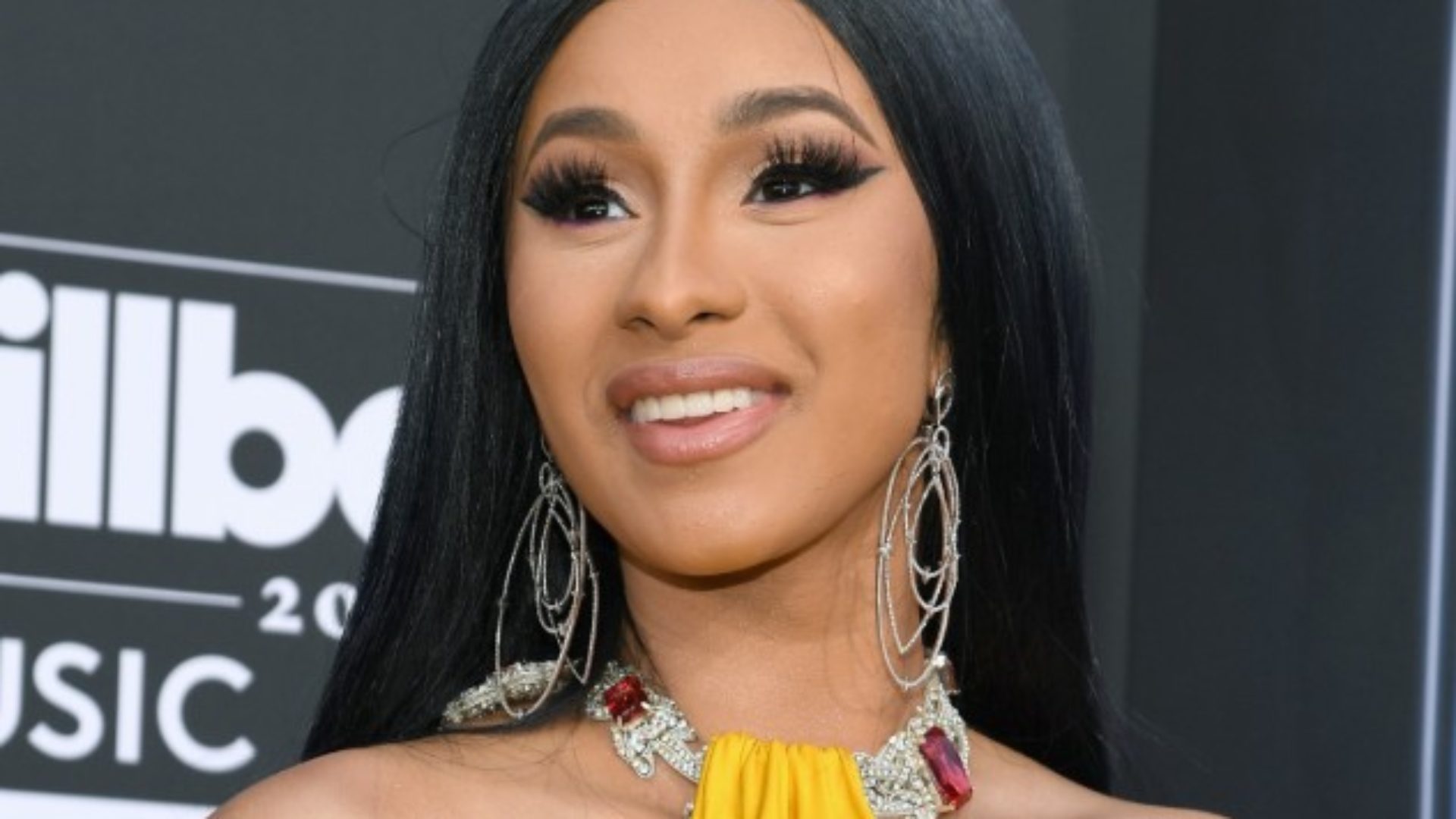 Cardi B May Be Starting A Beauty Trend With Her ‘Press’ Video