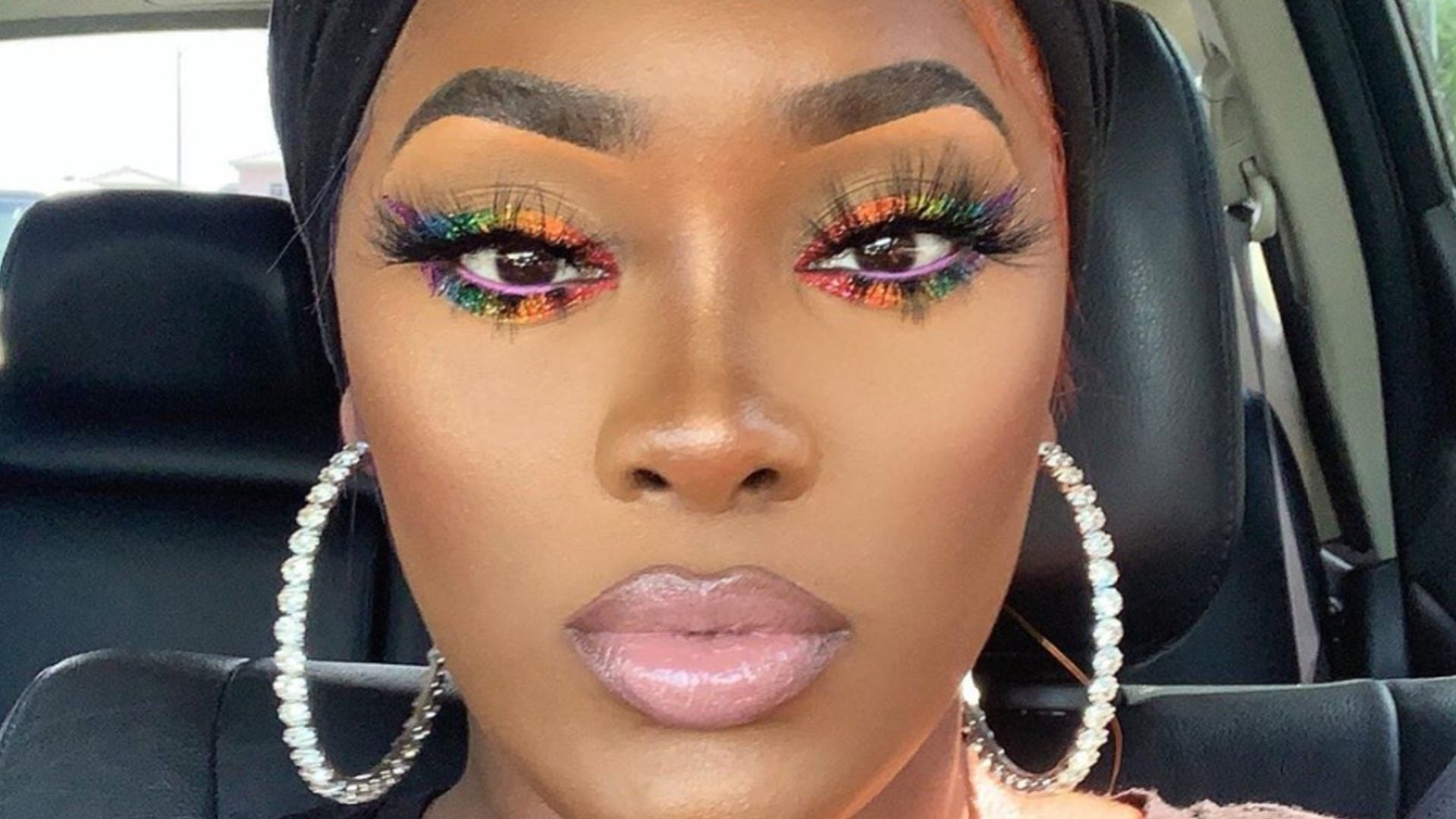 You Have To See How This Beauty Blogger Shows Off Her #Pride