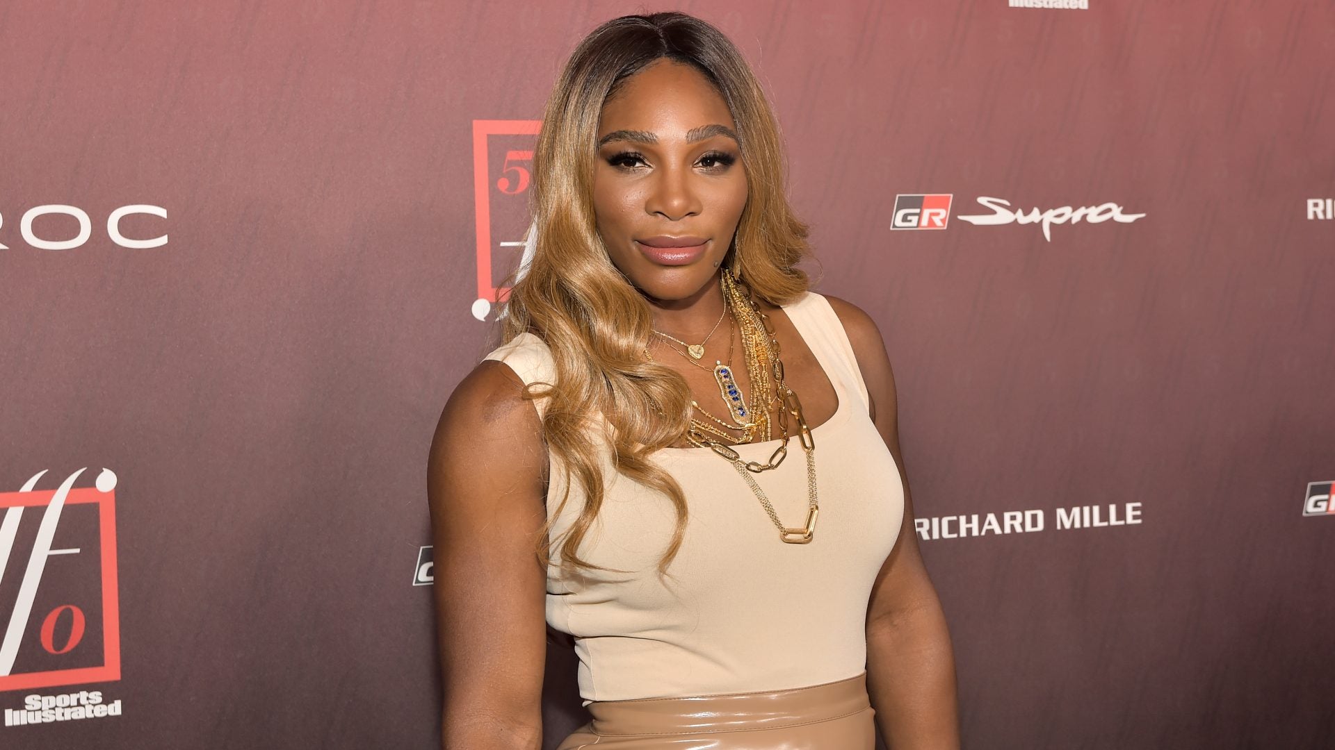 Serena Williams Shows Off Her Wig Washing Skills and Her New Wig Head