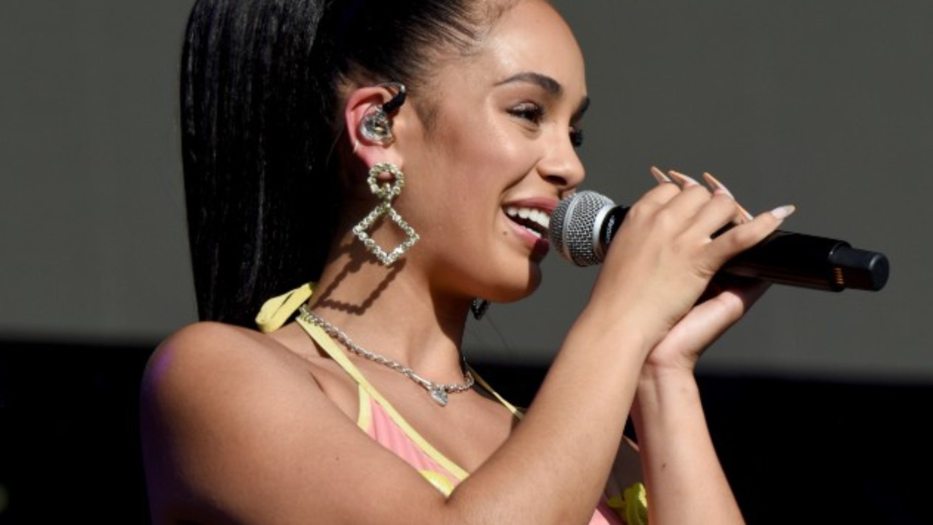 Jorja Smith’s Makeup Artist Breaks Down How To Get Her Effortless Glow