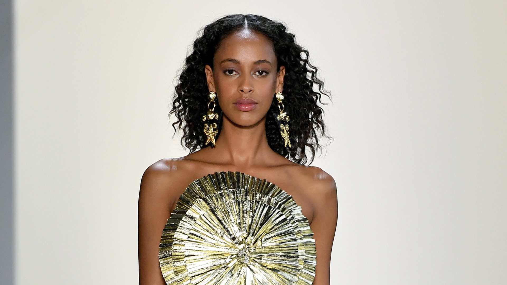 NYFW: Raisa Vanessa Unveils '70s Dance-Inspired Collection