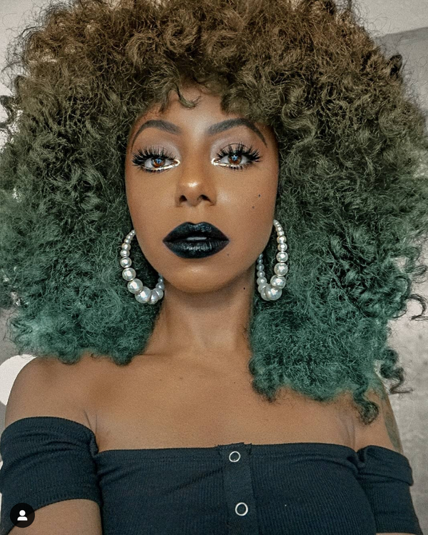 Influencer Jessica Pettway's Hair And Lip Combos Are Fall Beauty ...