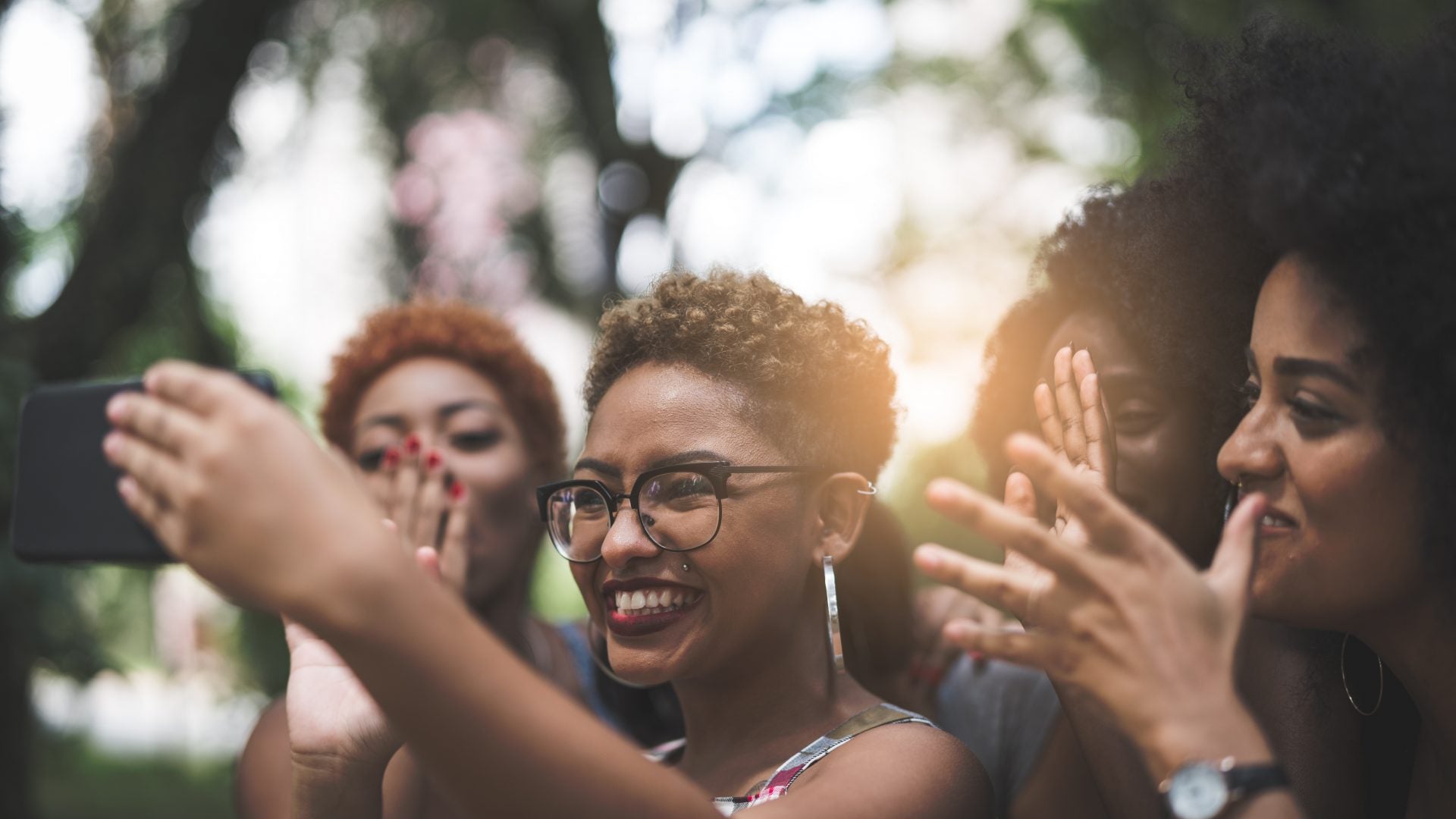 7 Beauty Products For Flawless Photos