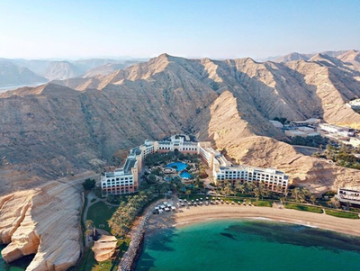 Black Travel Vibes: Discover The Desert Oasis Of Oman - Essence