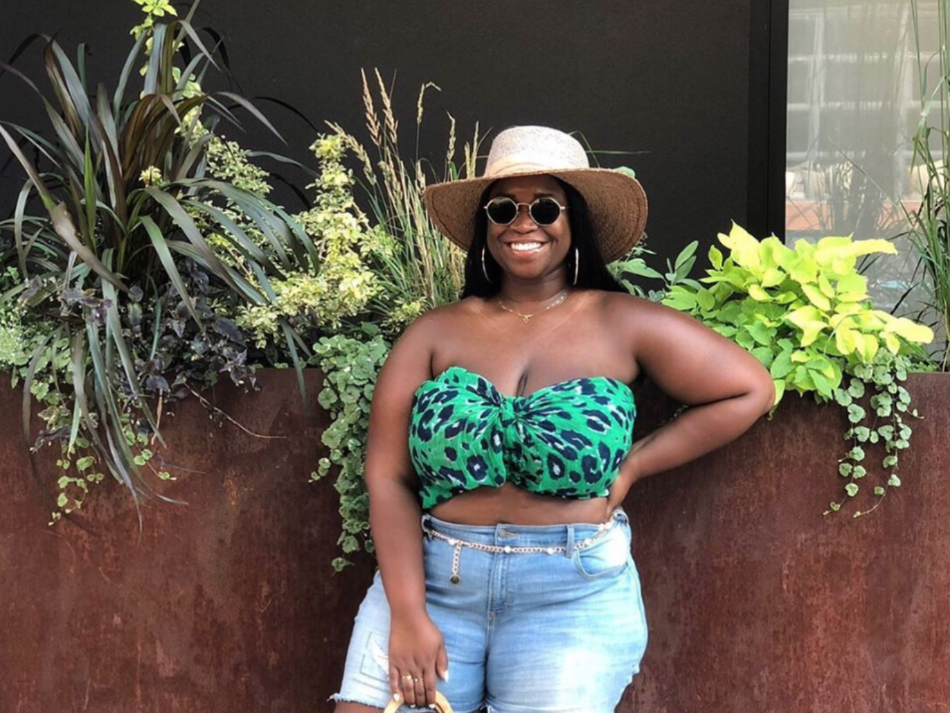 This Curvy Travelista Shows You How To Jetset In Style