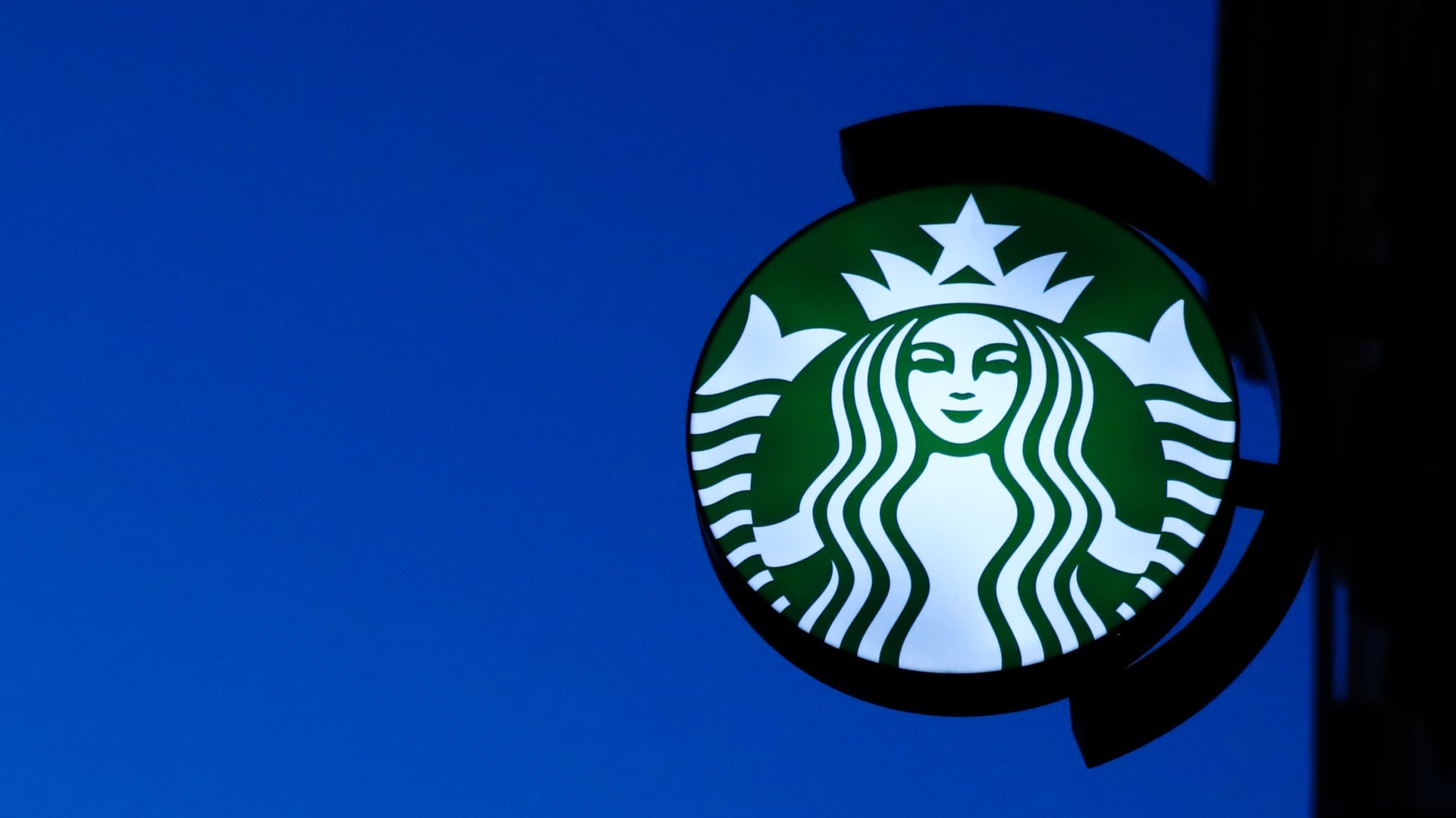 Starbucks Manager Fired After Arrests Of 2 Black Men Sues For Racial Bias