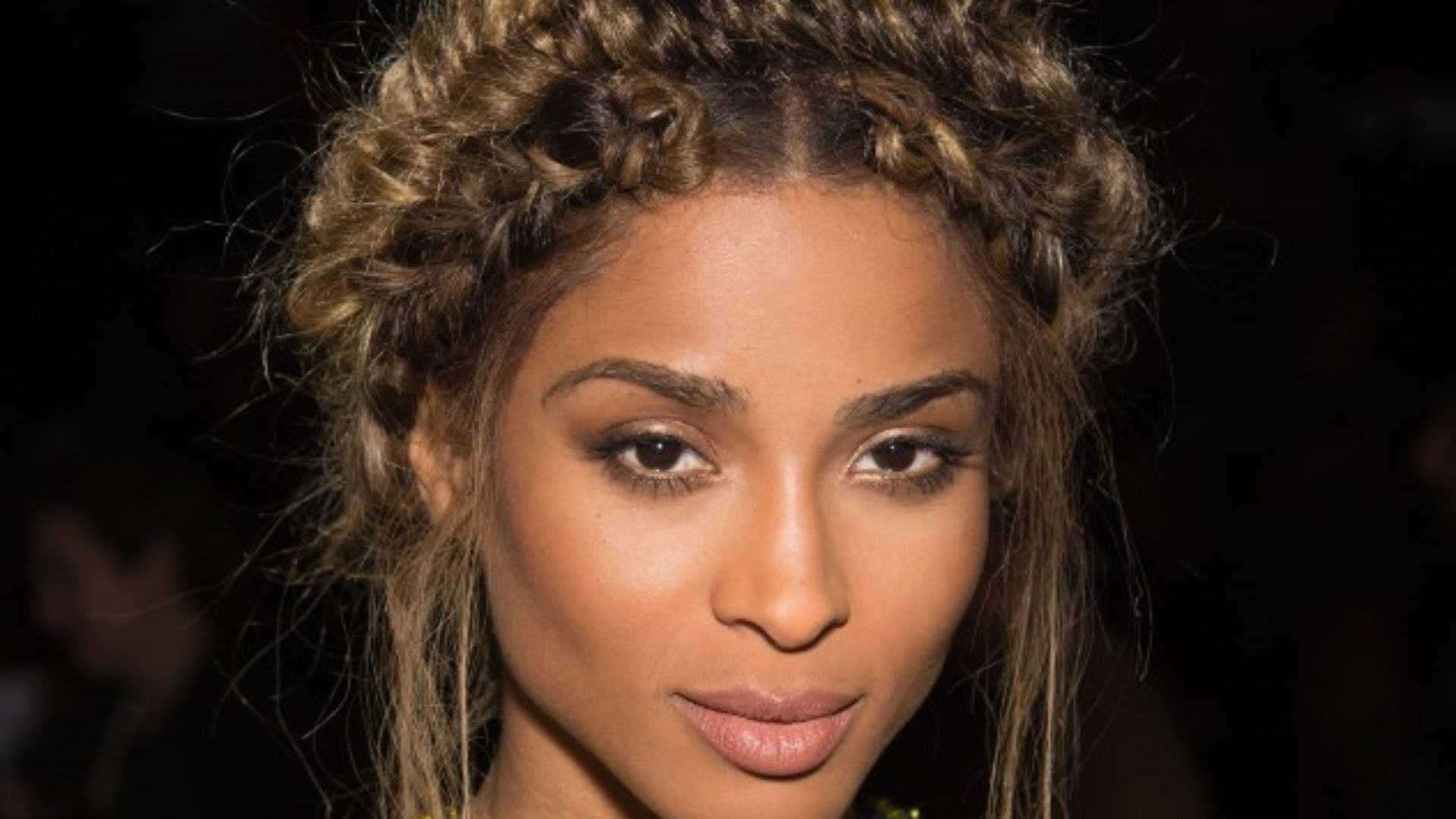 12 Ways To Update Your Halo Braid For The Holidays