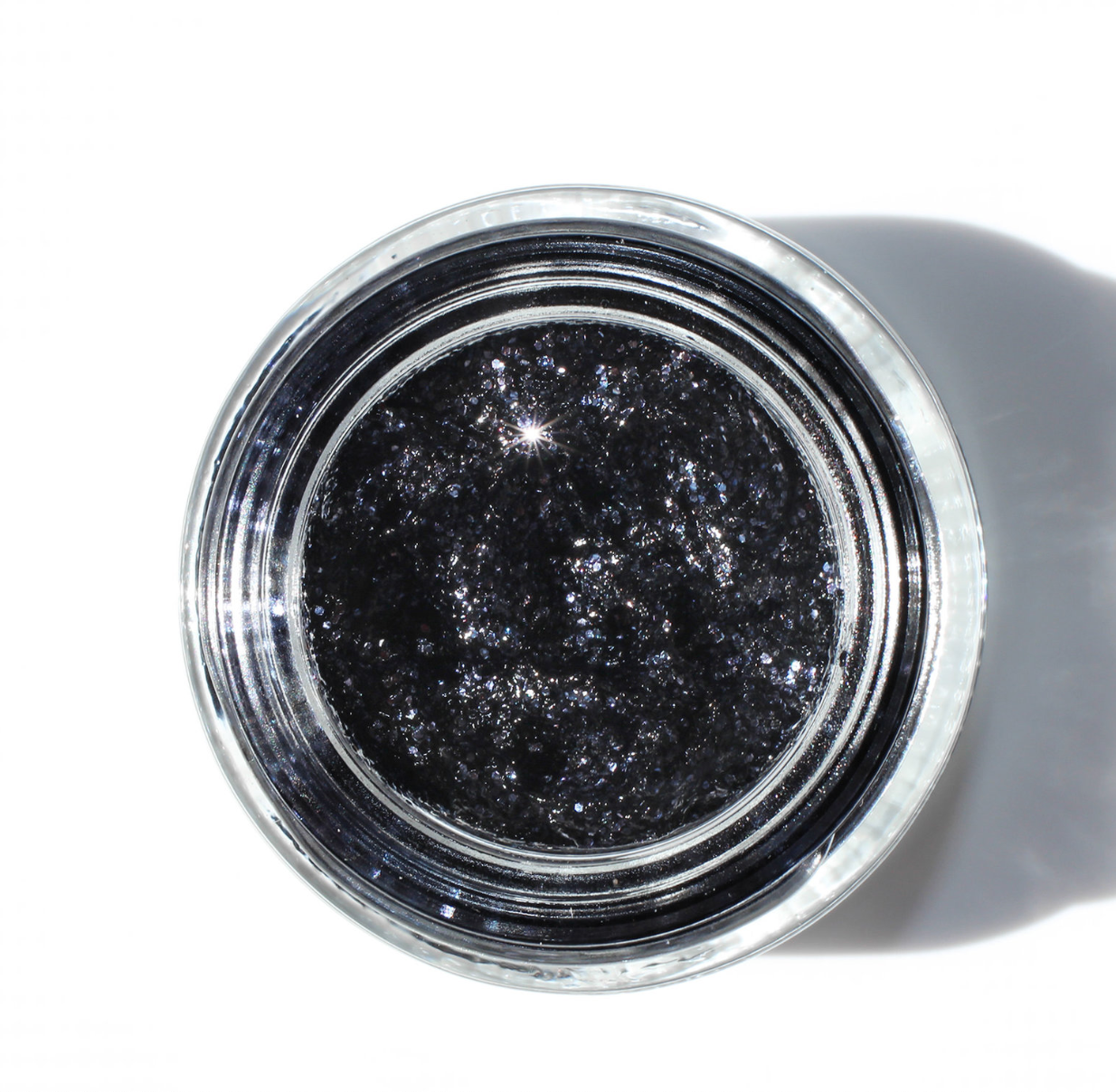 8 New Glitter Eye Shadows To Try Just In Time For New Year's Eve