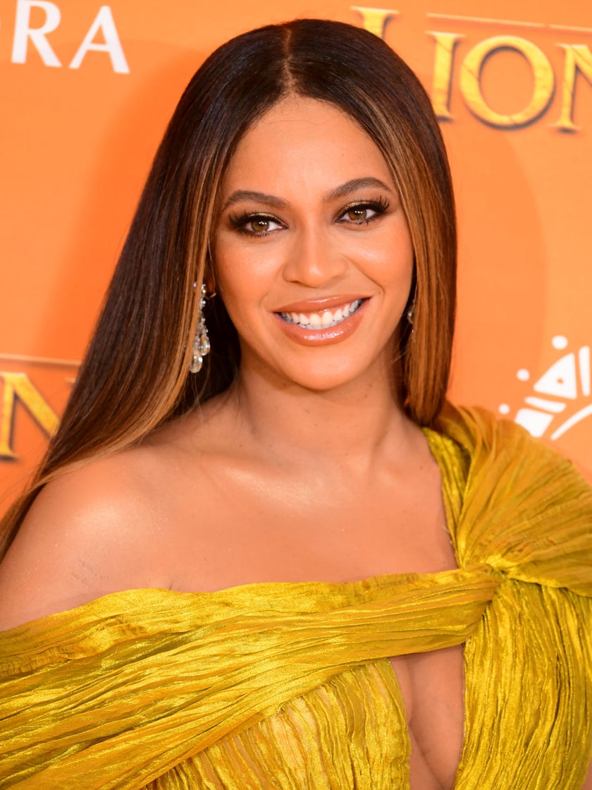 Beyoncé Surprises The Disney Family Singalong