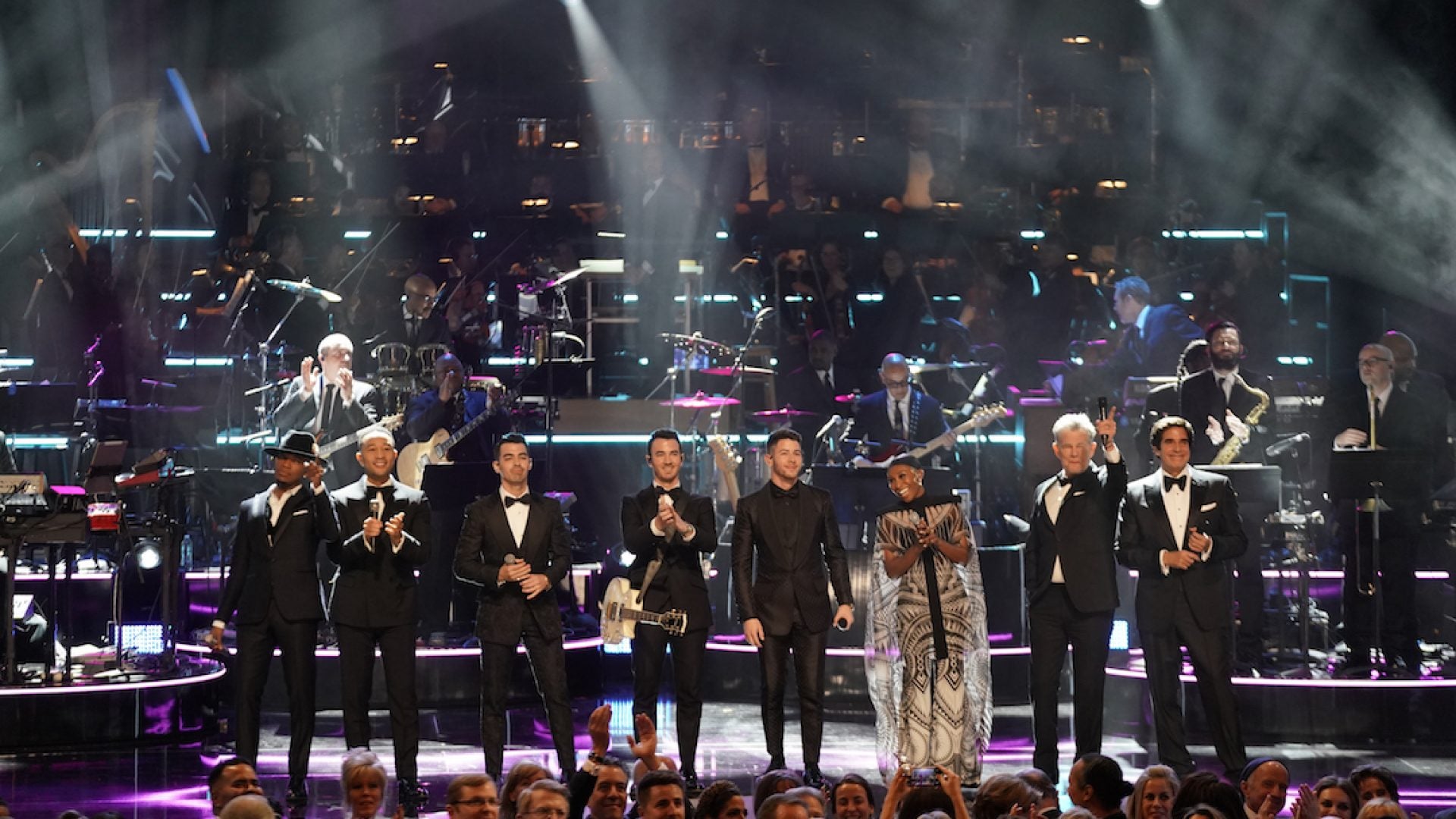 Earth, Wind & Fire's 'September' Tribute Brings Down The House At Kennedy Center Honors