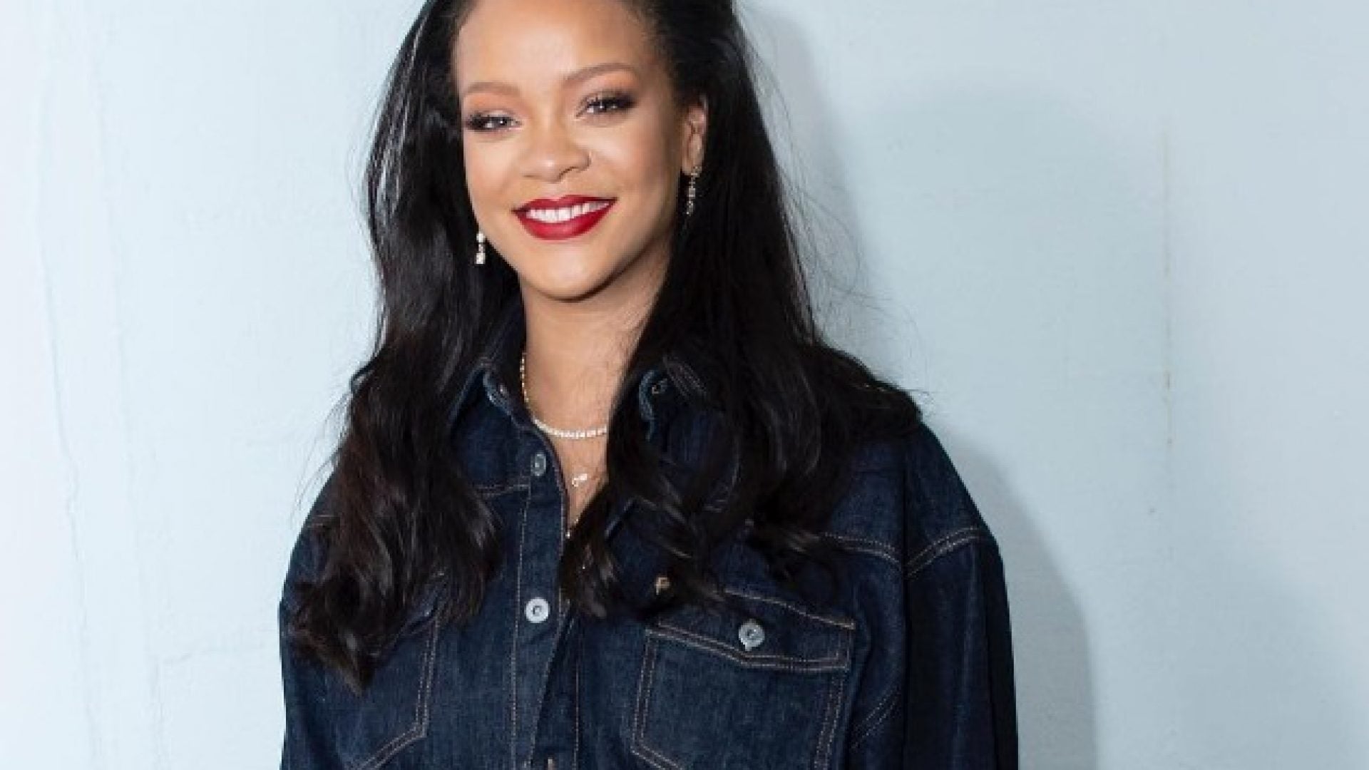Rihanna Just Made This Our Go-To Valentine’s Day Hair Color
