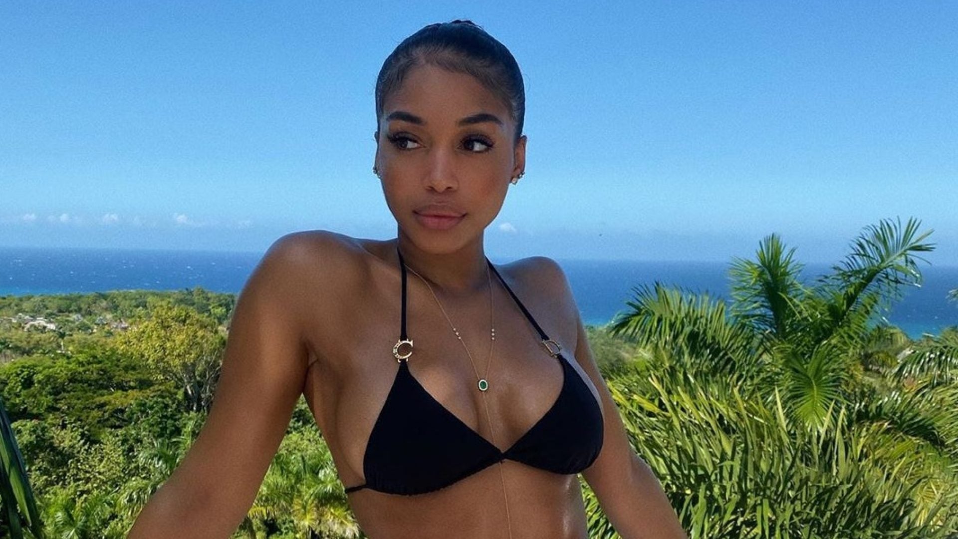 Here's How Lori Harvey And Friends Travel In Style