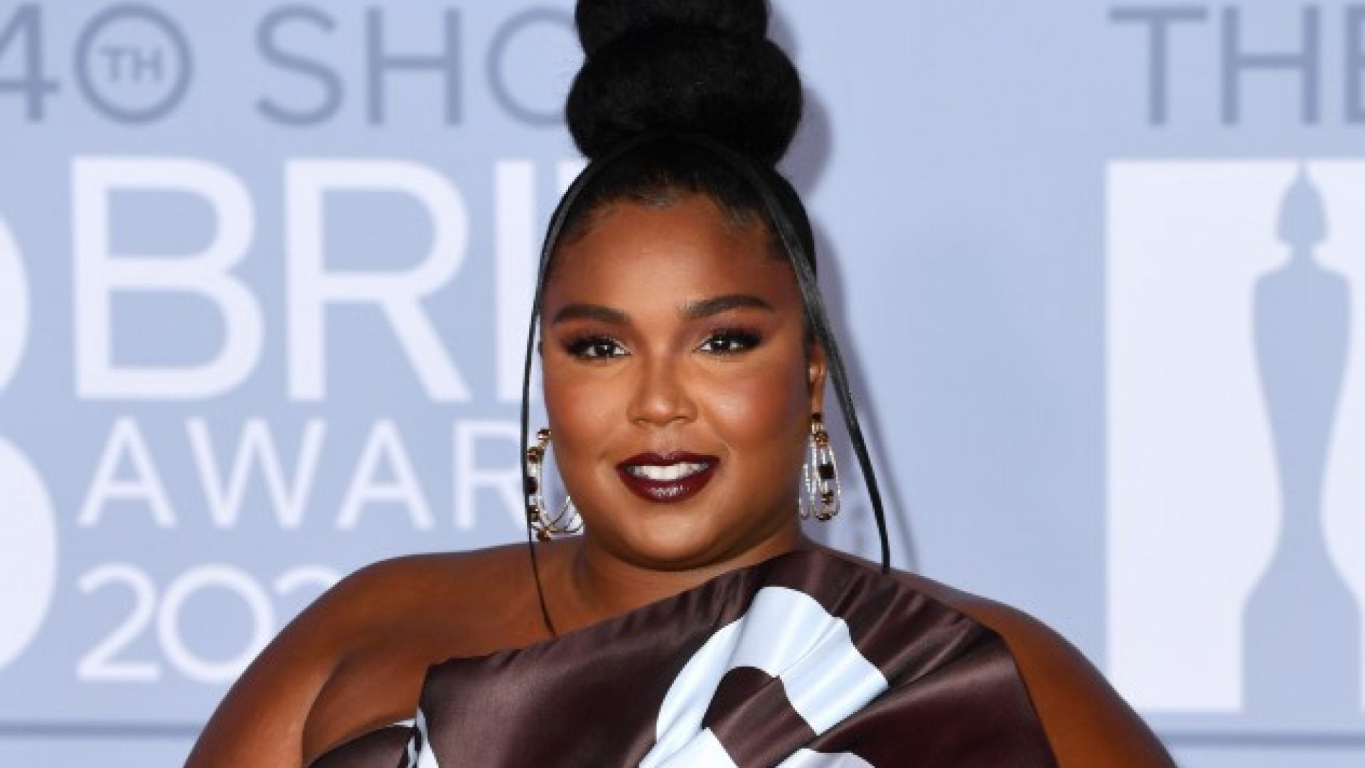 Lizzo's Nails Were Dripping In Chocolate At The 2020 BRIT Awards