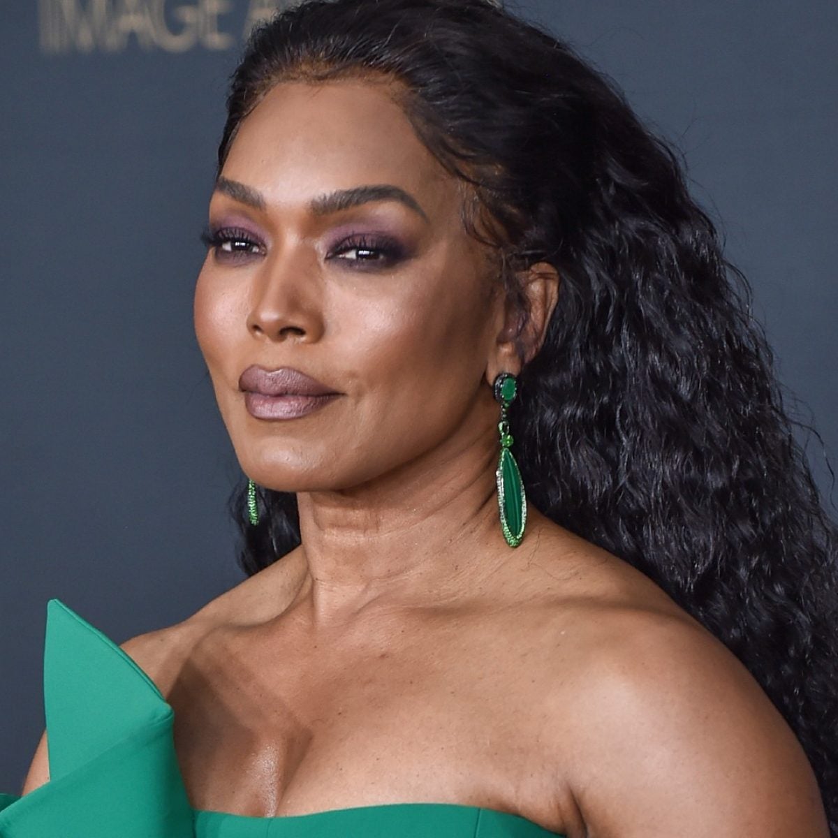 Angela Bassett Skin Bleaching Telegraph 