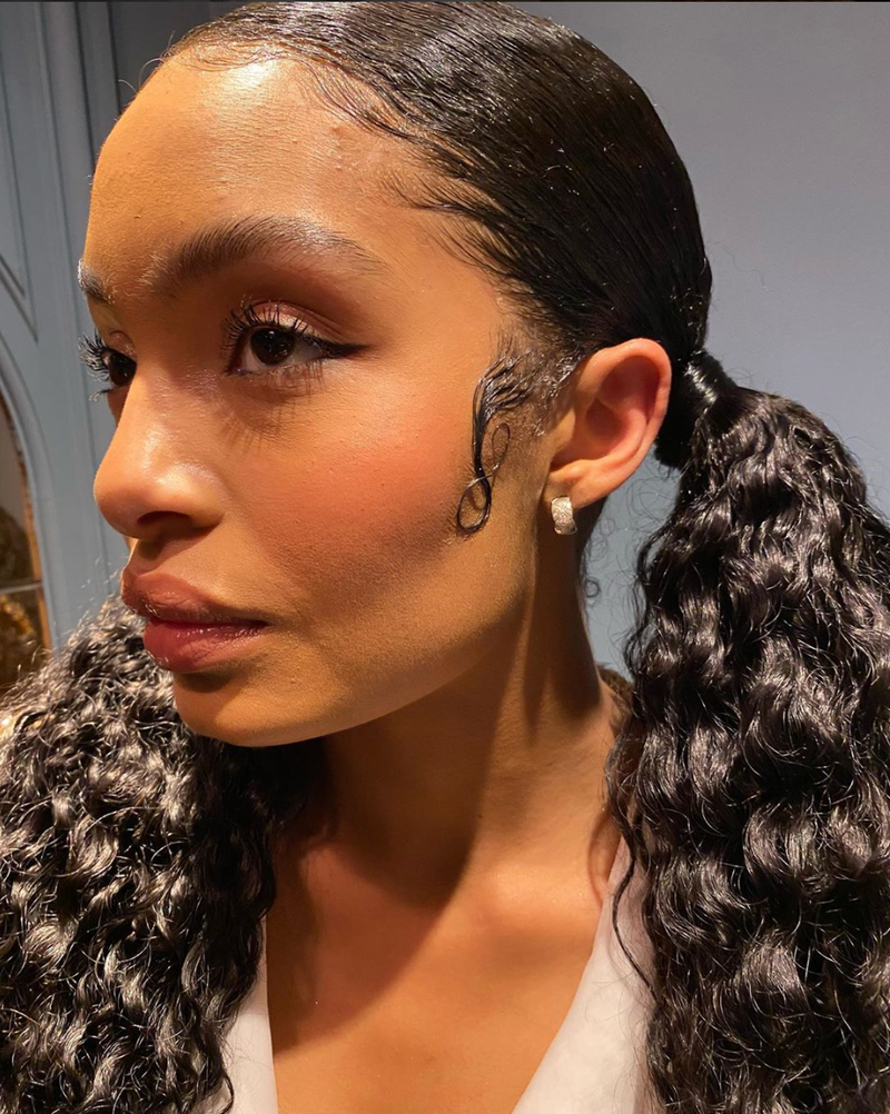 Yara Shahidi Brings Back The Aaliyah Swoop For Season ...