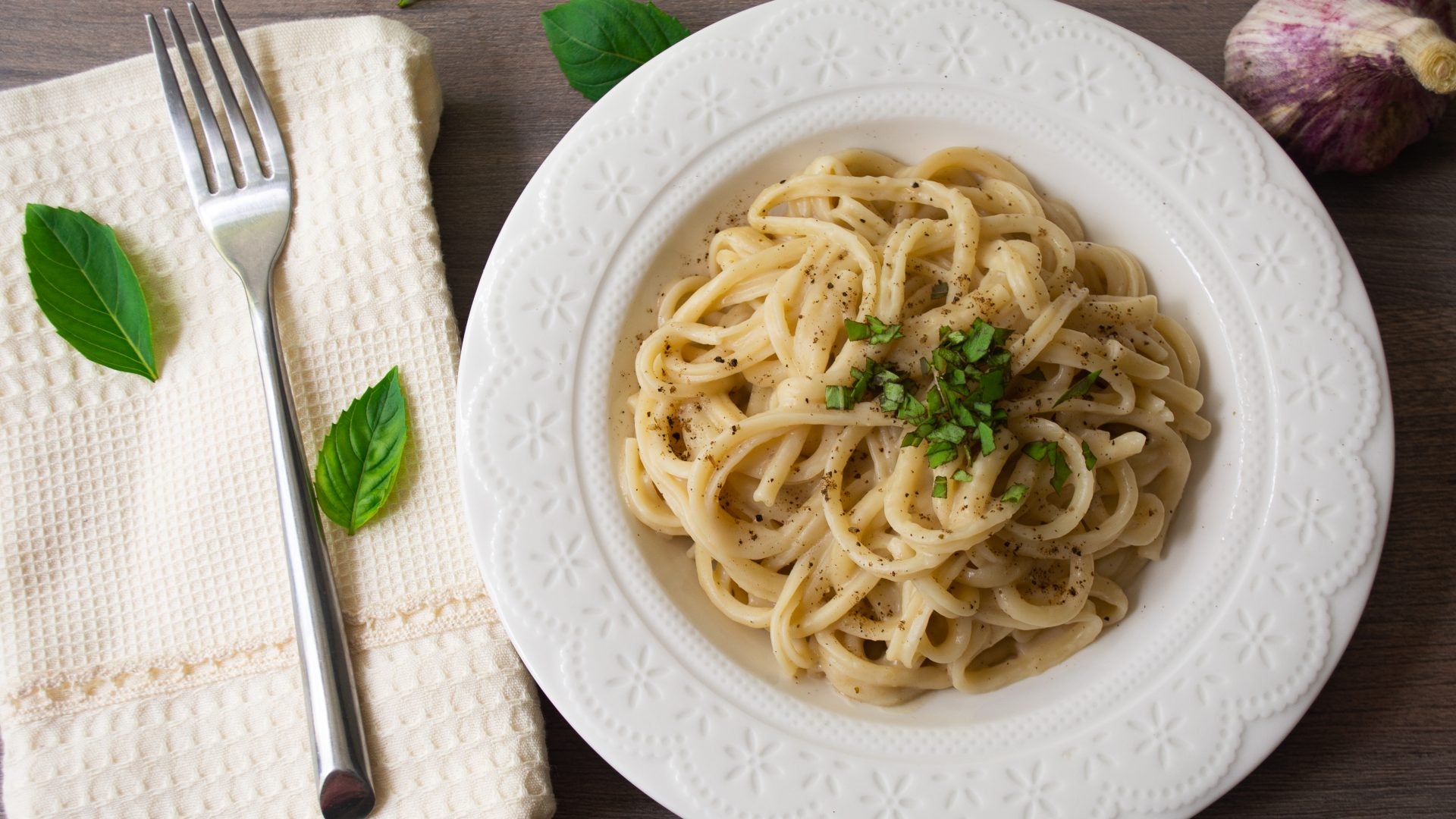 How To Whip Up The Ultimate Vegan Chik'n Alfredo