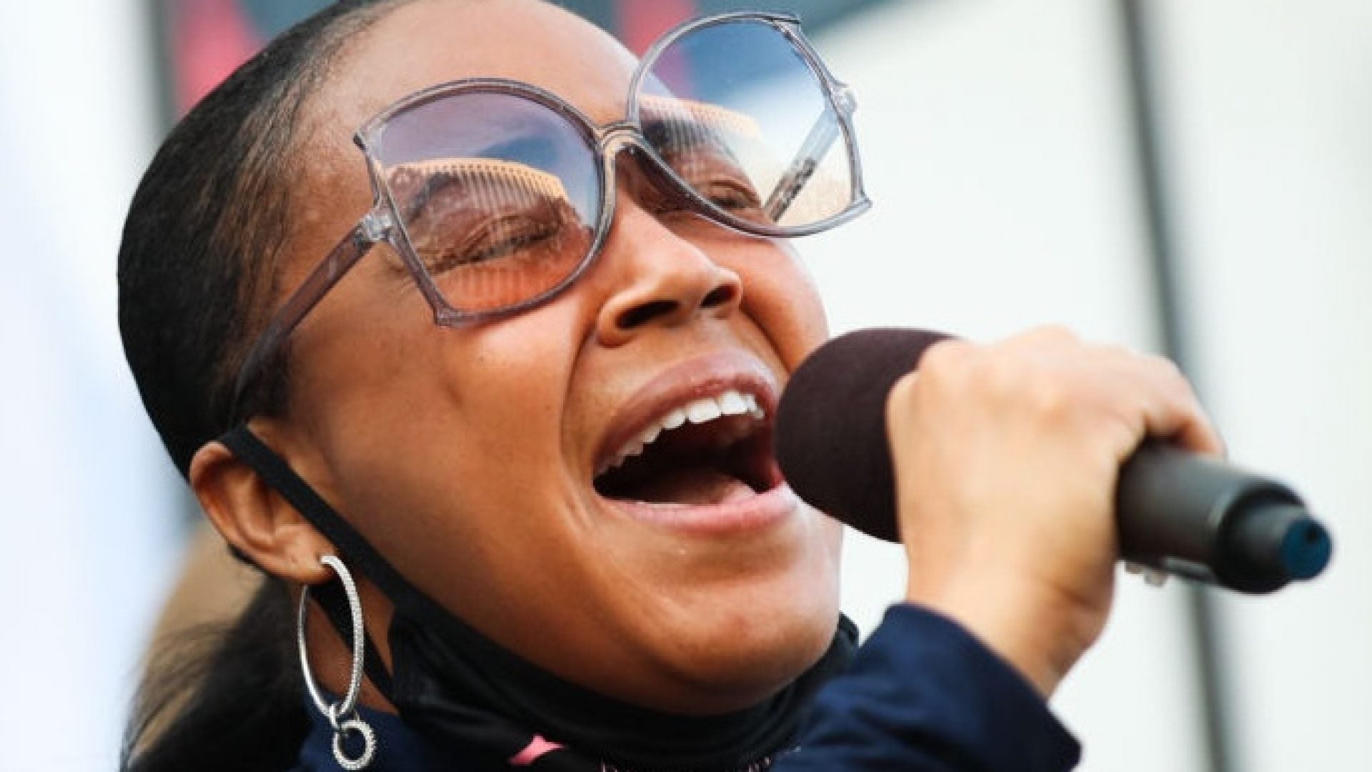 First Look: Erica Campbell Performs With The Super Bowl Gospel Choir