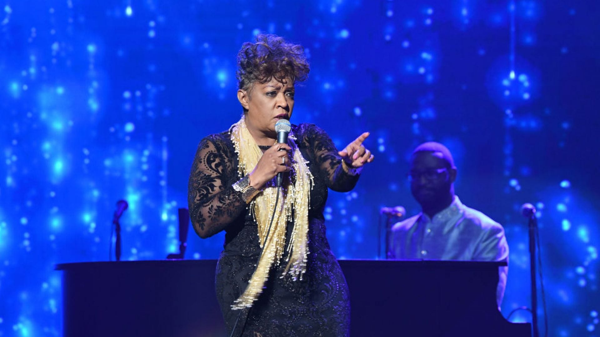 Anita Baker Asks Fans To Stop Streaming Her Music In Efforts to Retrieve Her Masters