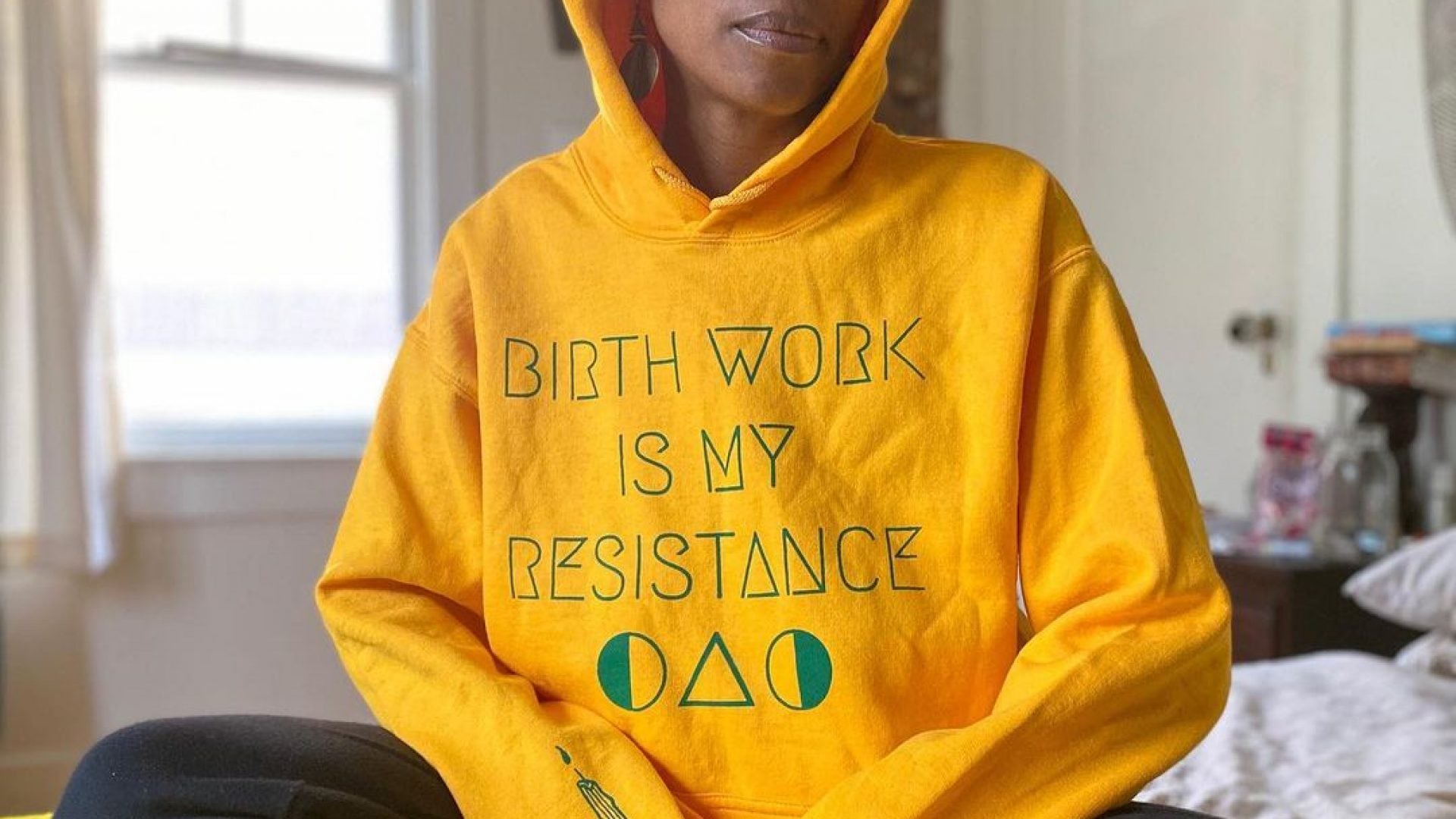 9 Black Doulas And Midwives To Follow Now — Whether You're Expecting Or Not