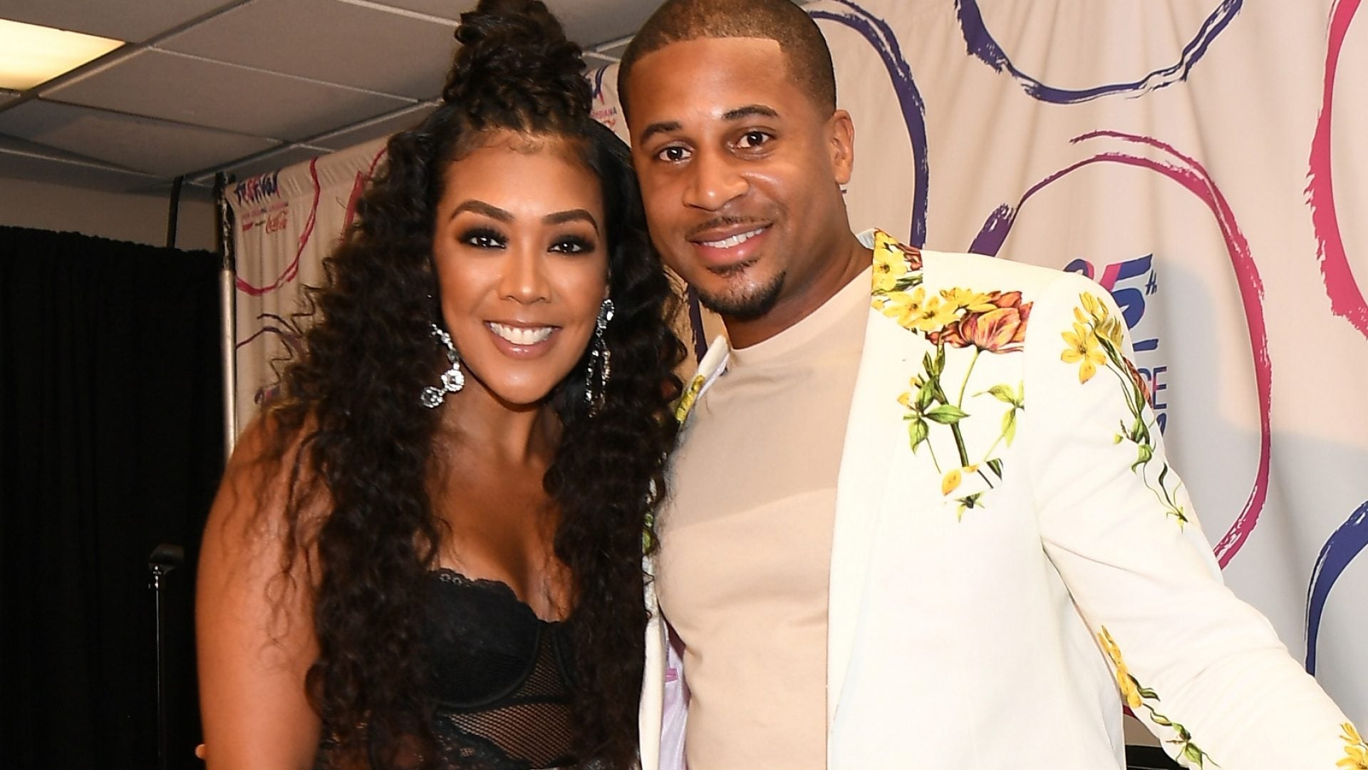 Devale And Khadeen Ellis Announce They're Expecting Their Fourth Child With A Family Photo Shoot