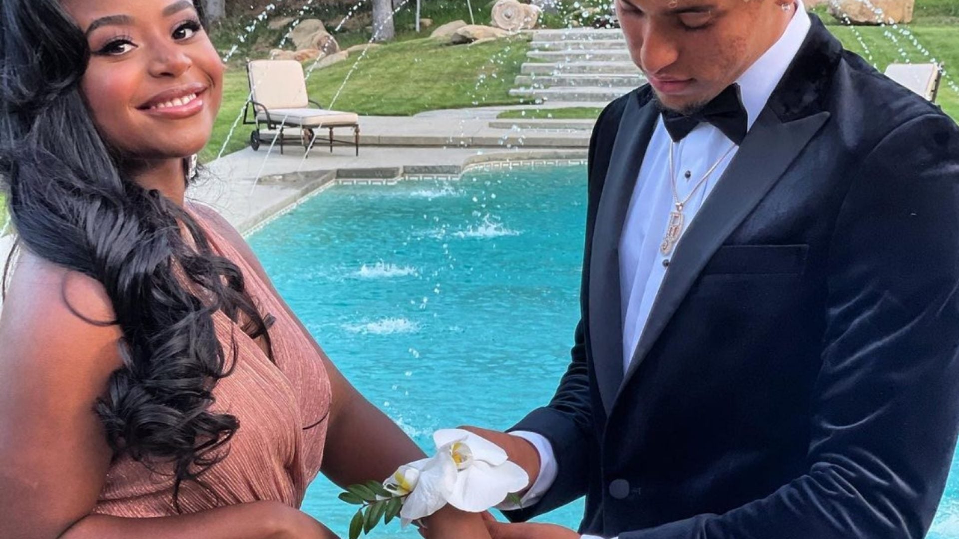 Cedric The Entertainer Is A Proud Dad As Daughter Lucky Stuns At Senior Prom